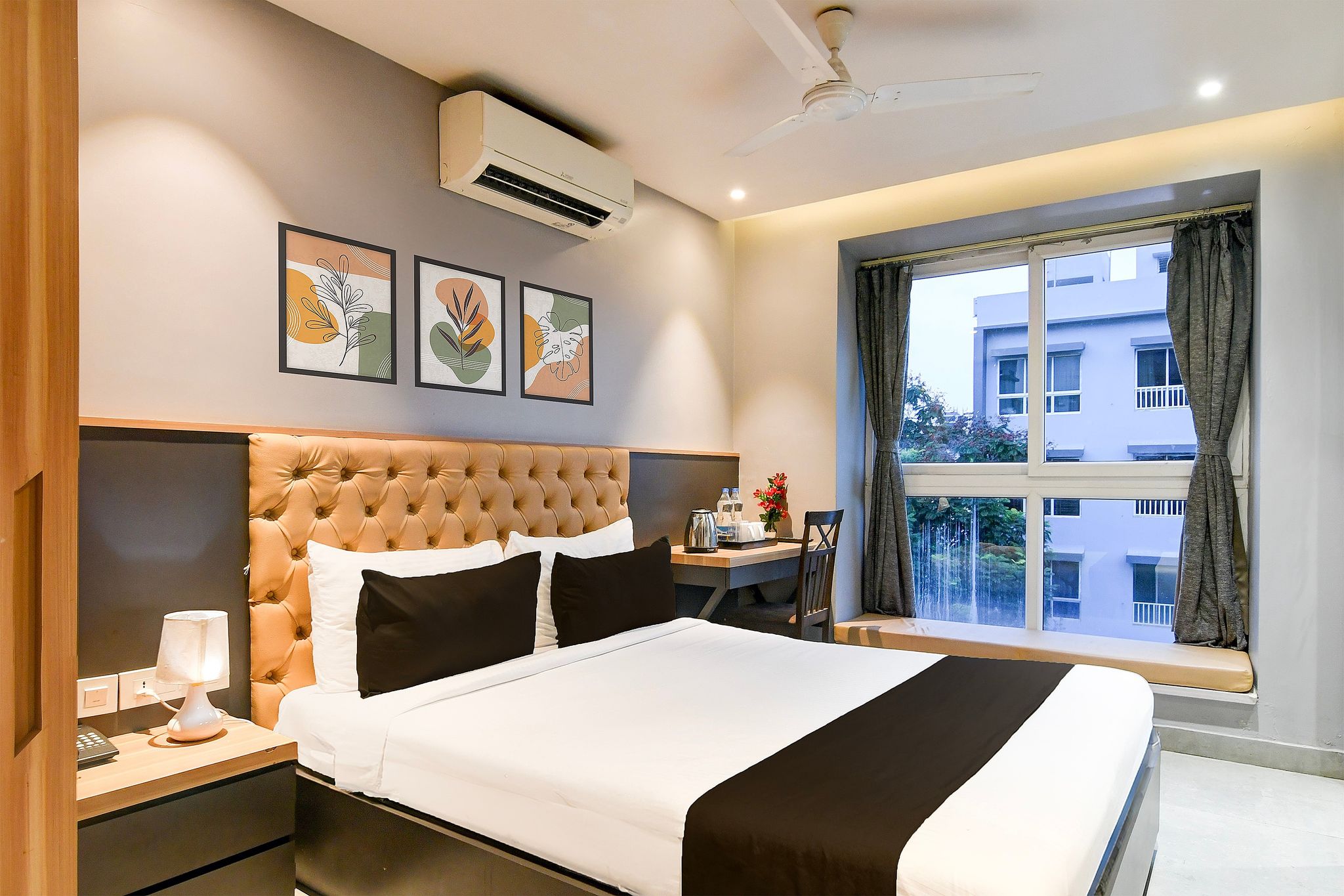 Collection O Water View Residency Classic 3