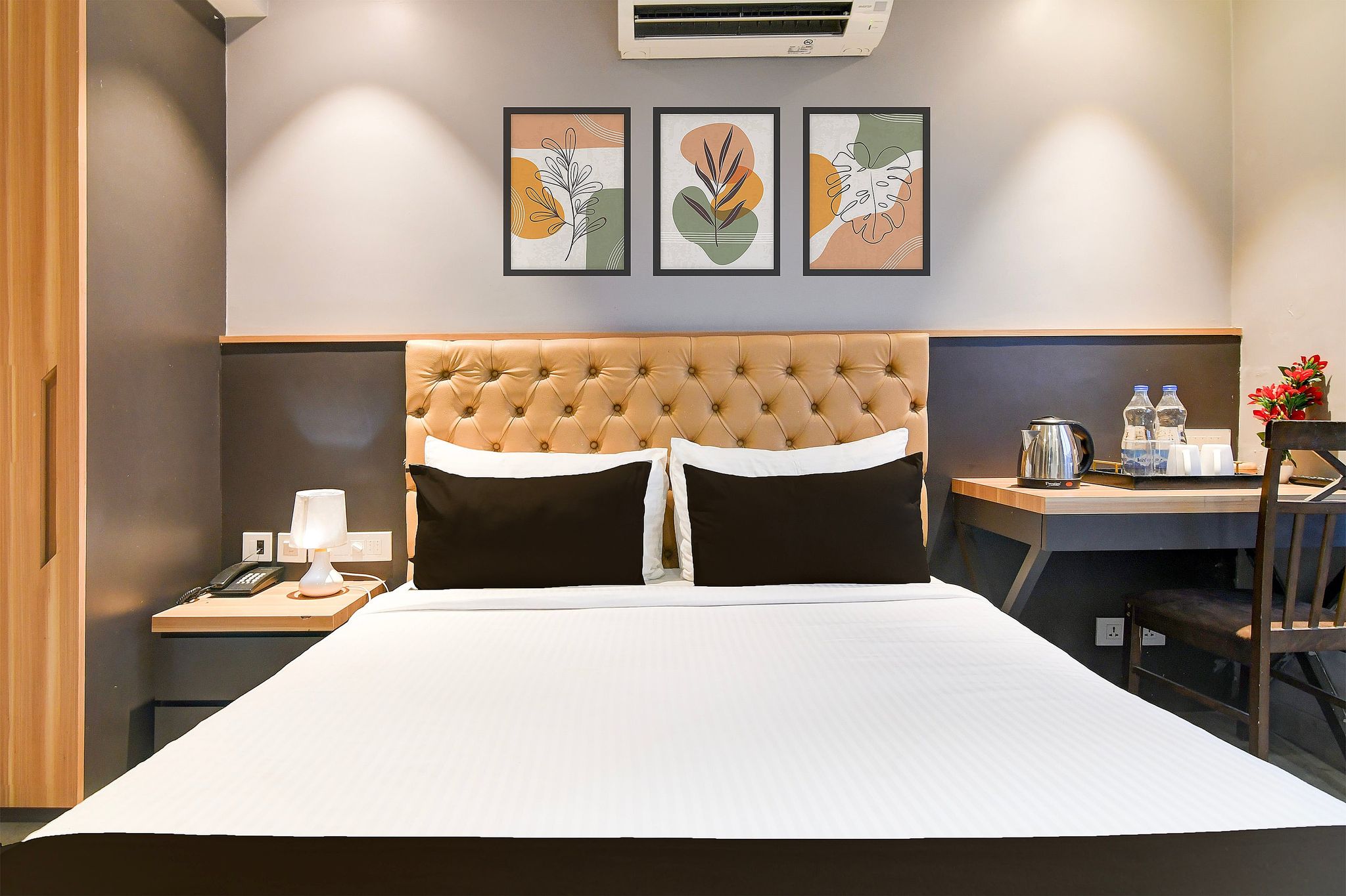 Collection O Water View Residency Classic 6