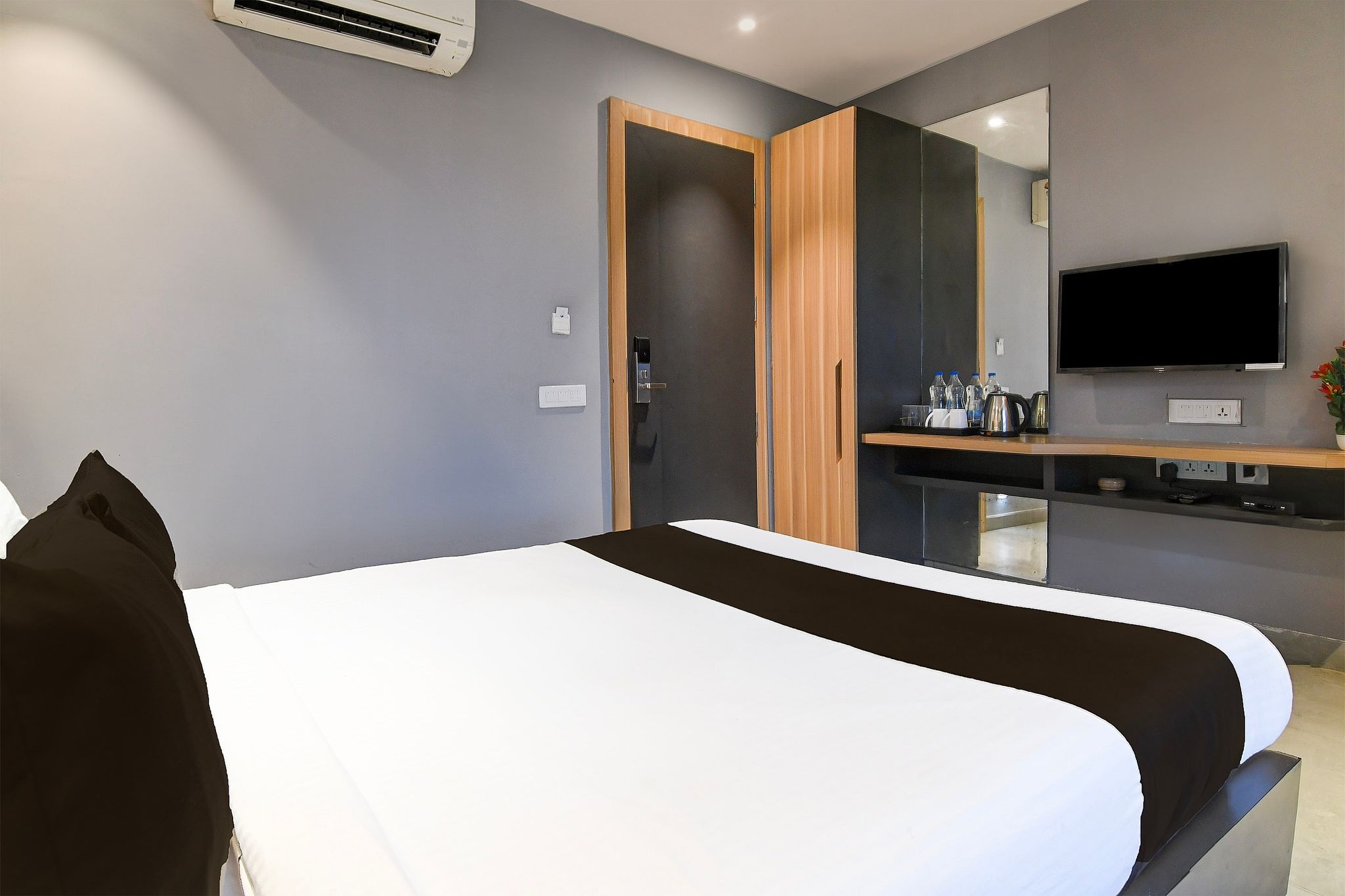 Collection O Water View Residency Classic 4