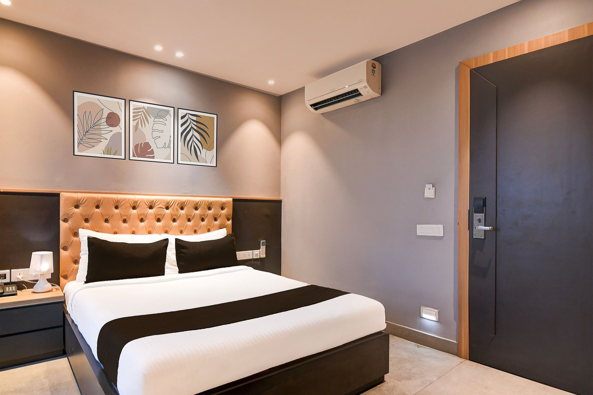 Collection O Water View Residency Classic 5