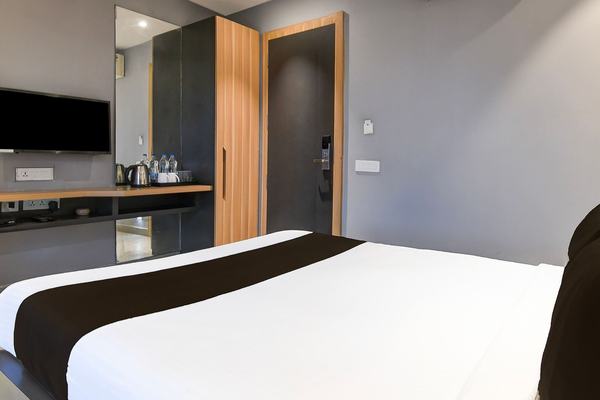 Collection O Water View Residency Classic 8