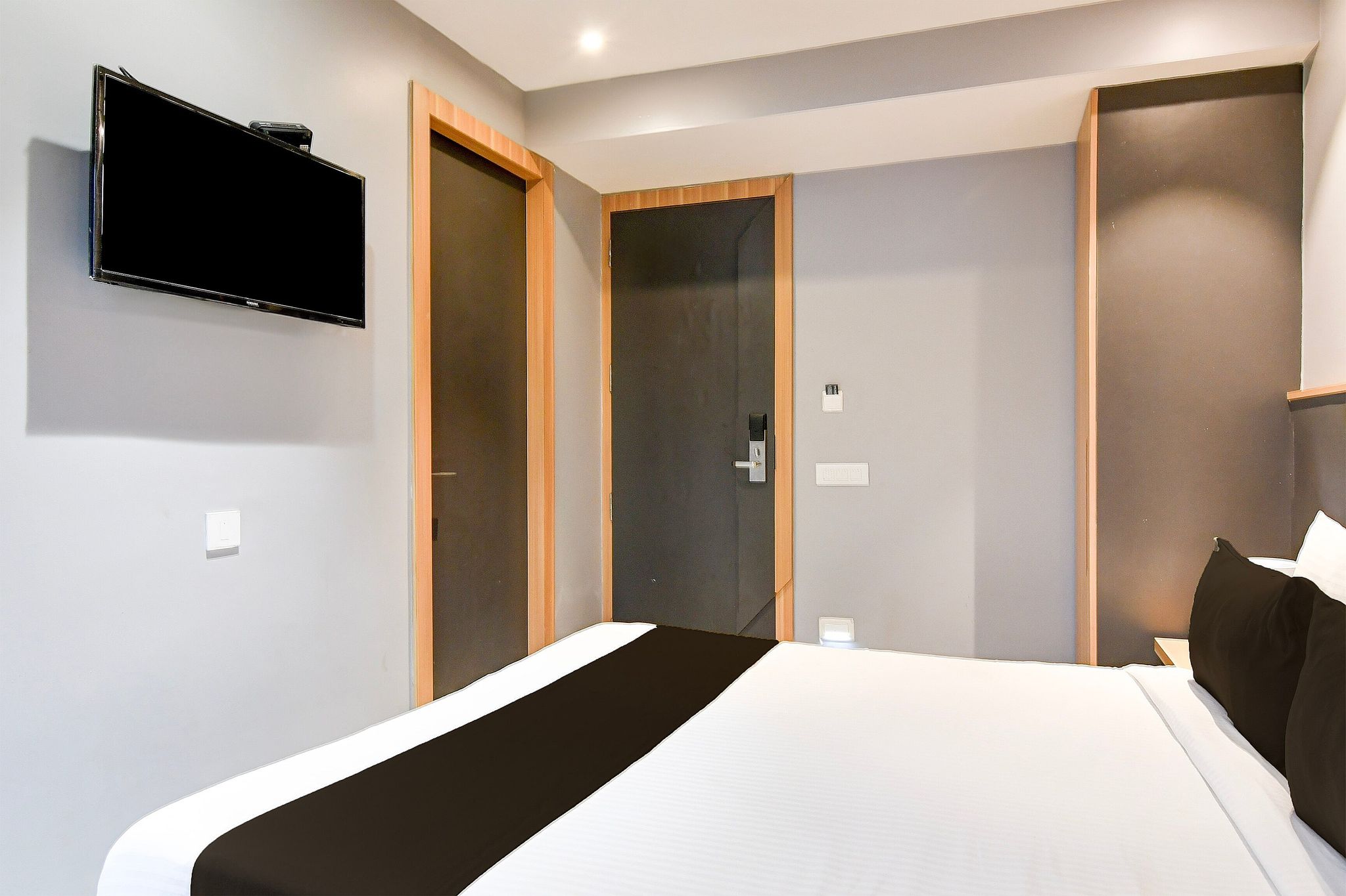 Collection O Water View Residency Classic 11