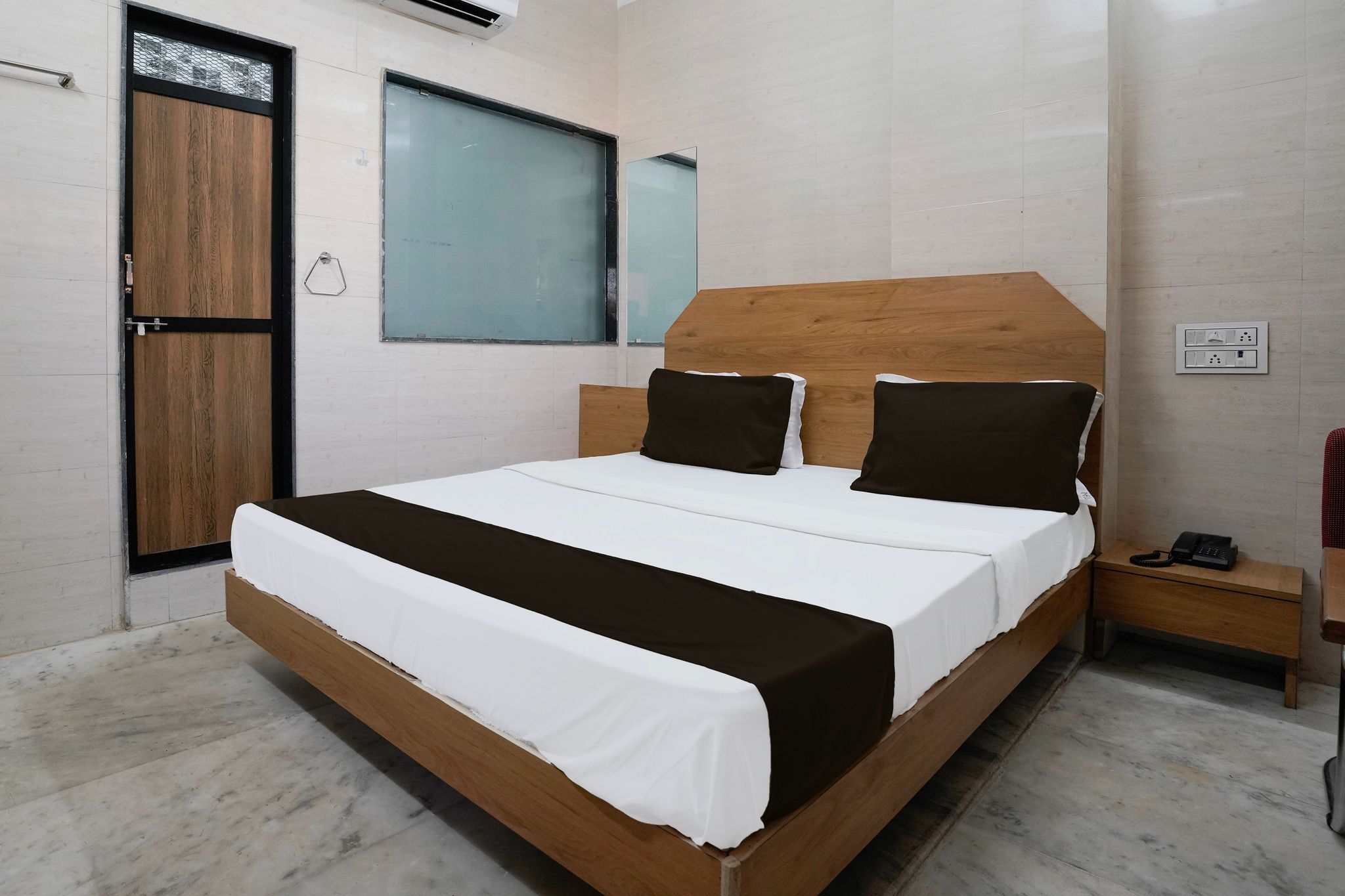 Hotel O H.R.KING HOTEL