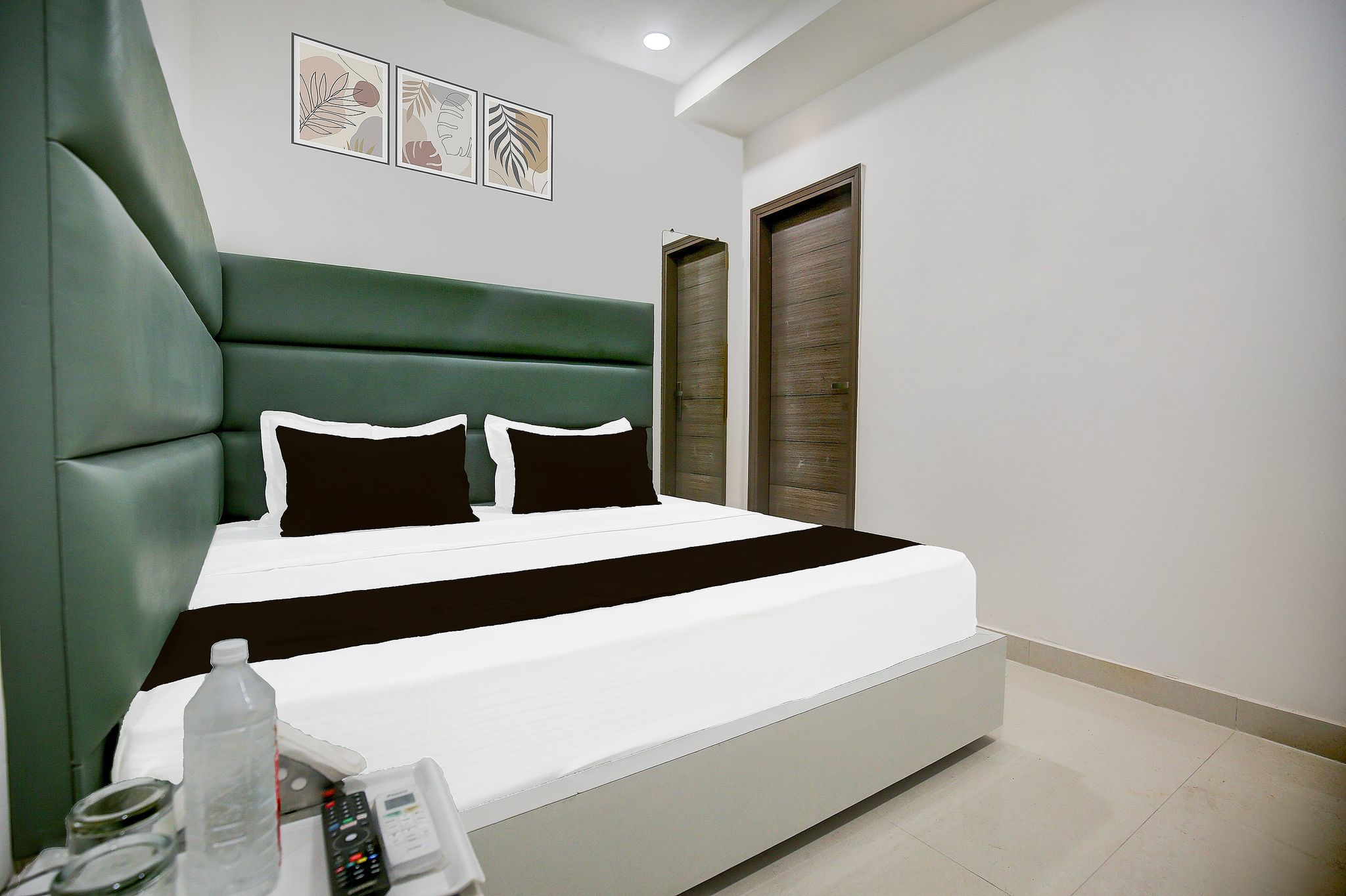 Hotel O SAFFRON Classic 8