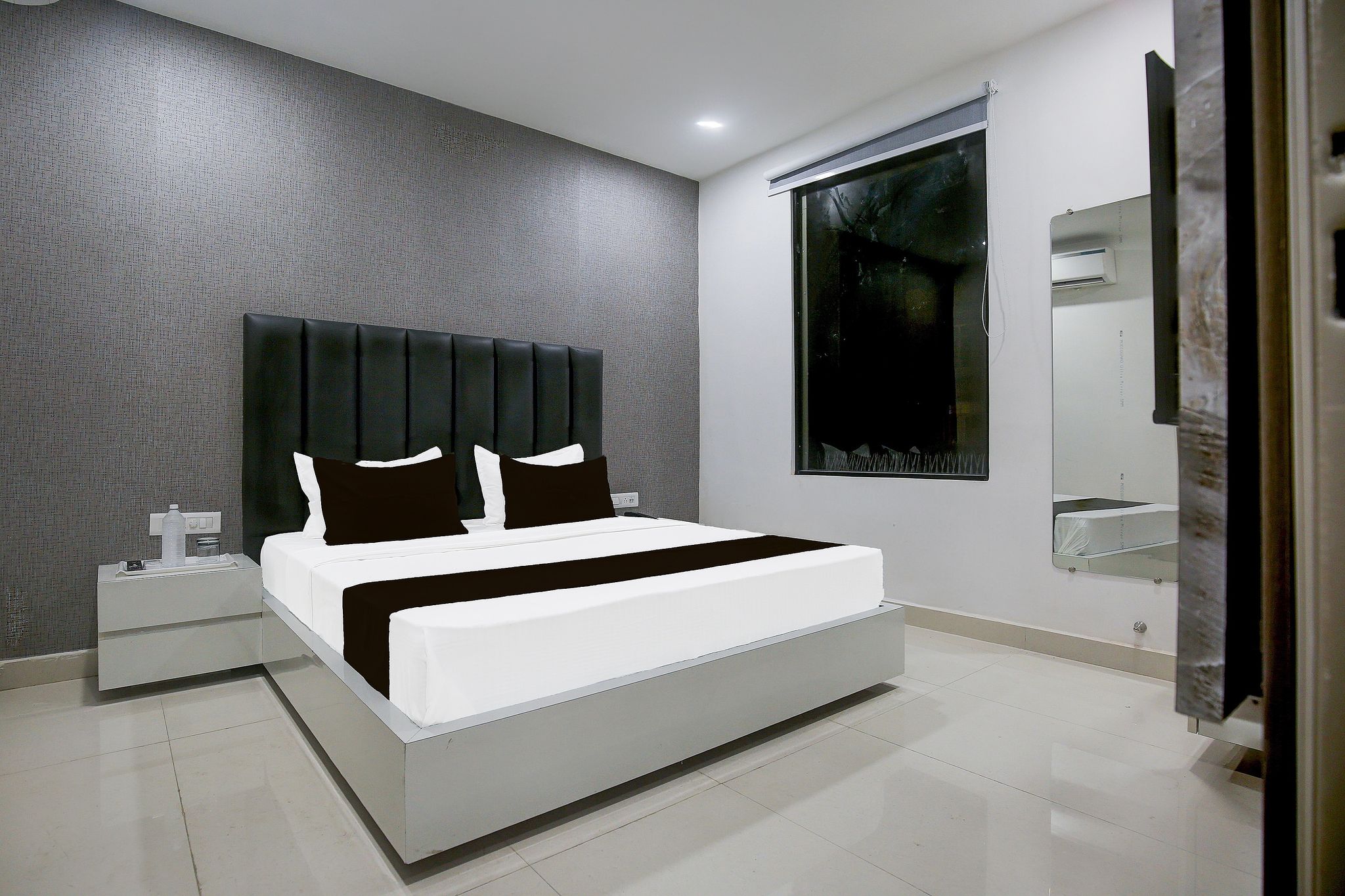 Hotel O SAFFRON Classic 4