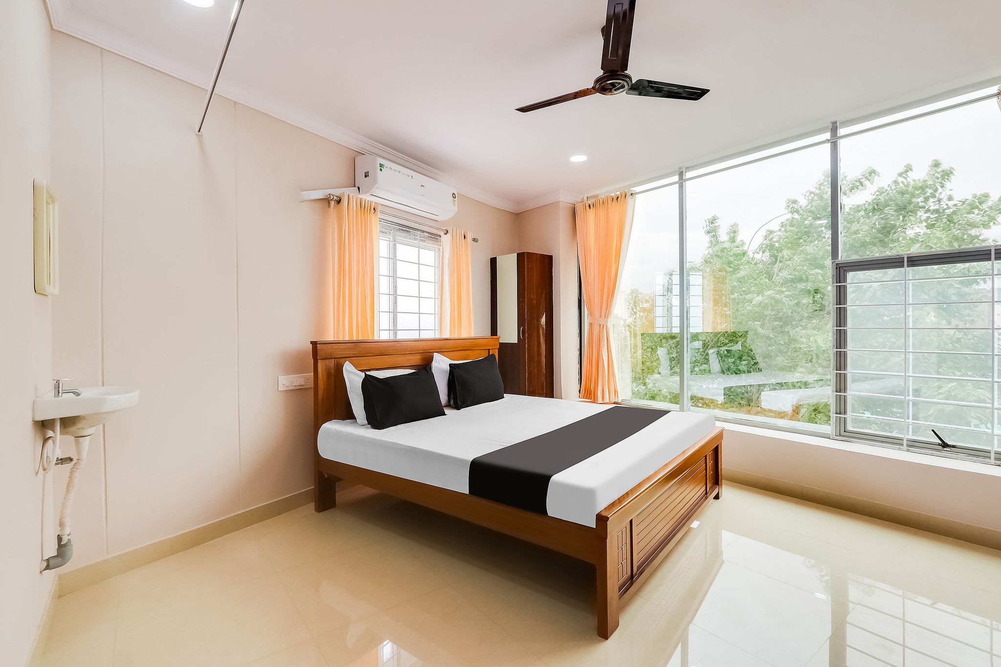 Hotel O S P R Luxury Rooms Classic 6