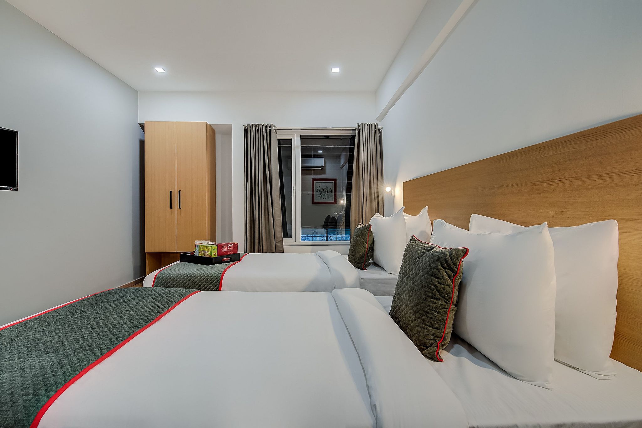 Super Townhouse MG Road Pune Classic 16