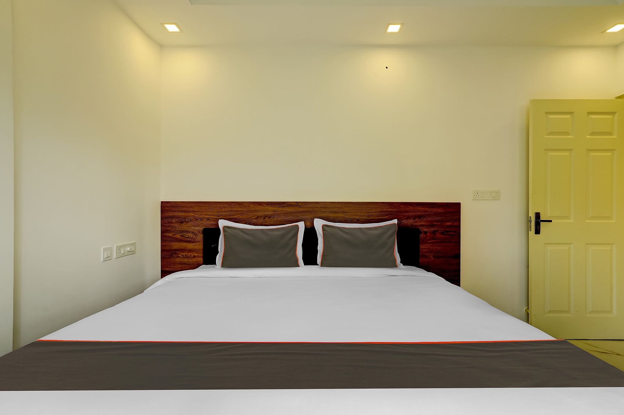 OYO Full Moon Homes Classic 10