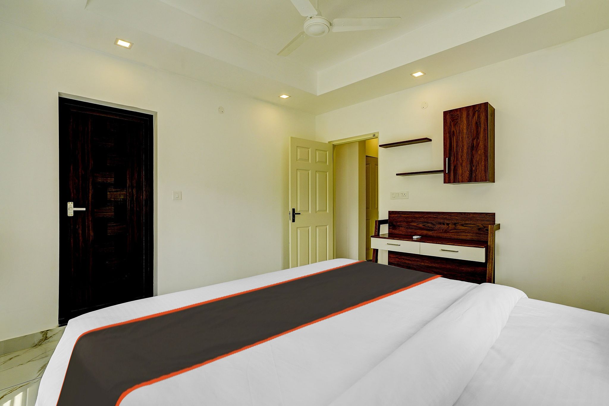 OYO Full Moon Homes Classic 8