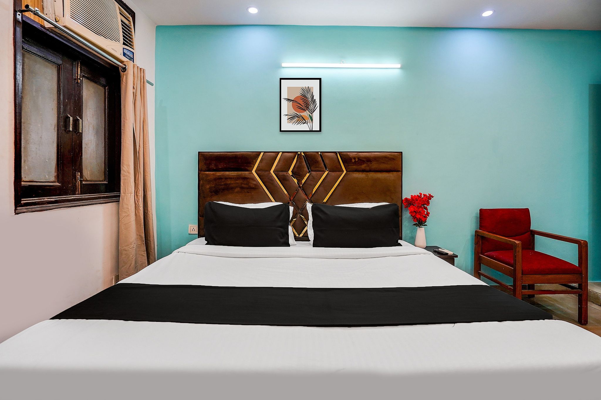 Hotel O Silver Key KD plaza Near Saket Metro station Classic 9