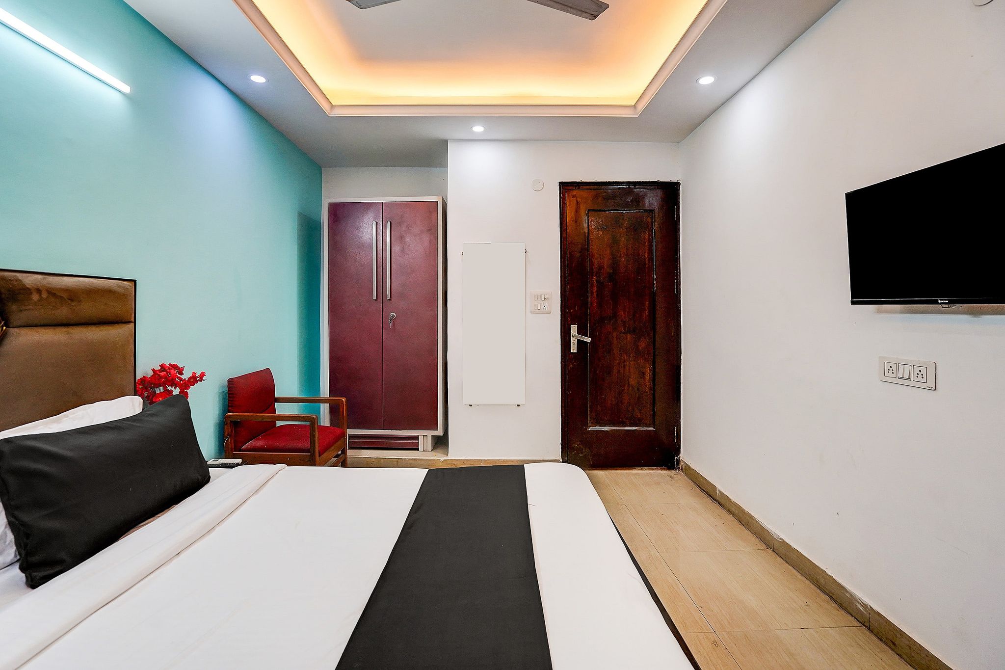 Hotel O Silver Key KD plaza Near Saket Metro station Classic 16