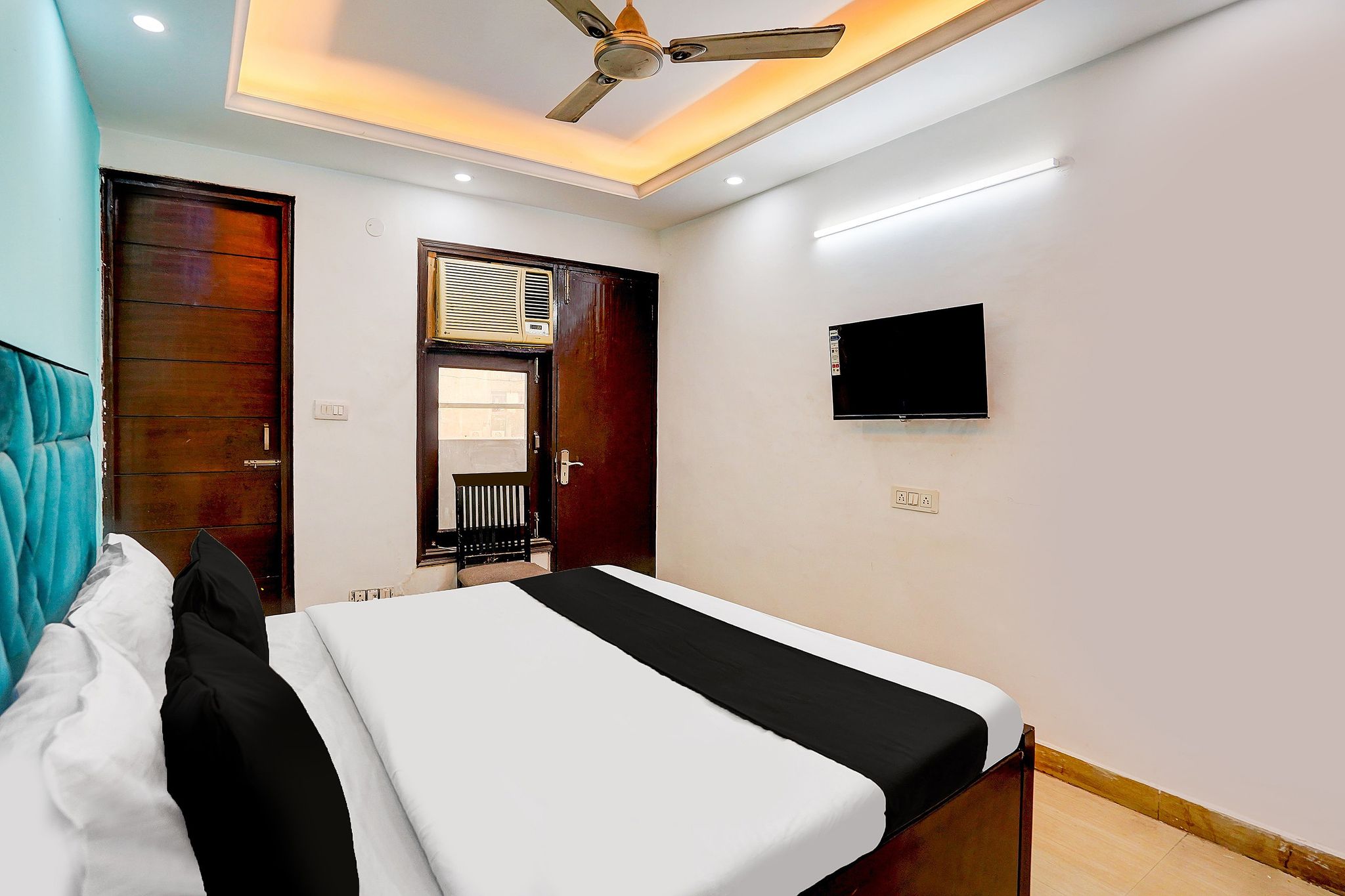 Hotel O Silver Key KD plaza Near Saket Metro station Classic 12
