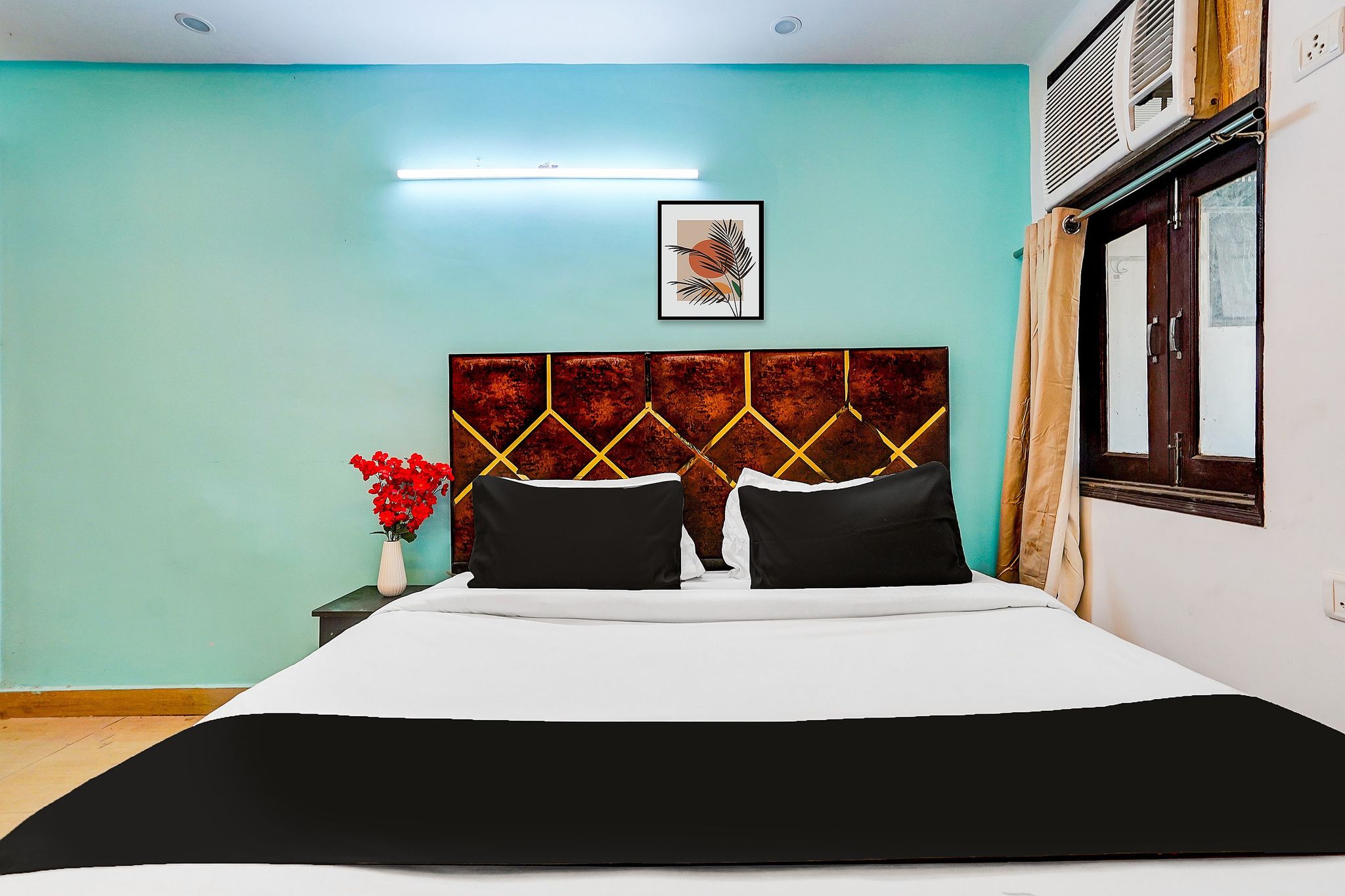 Hotel O Silver Key KD plaza Near Saket Metro station Classic 11
