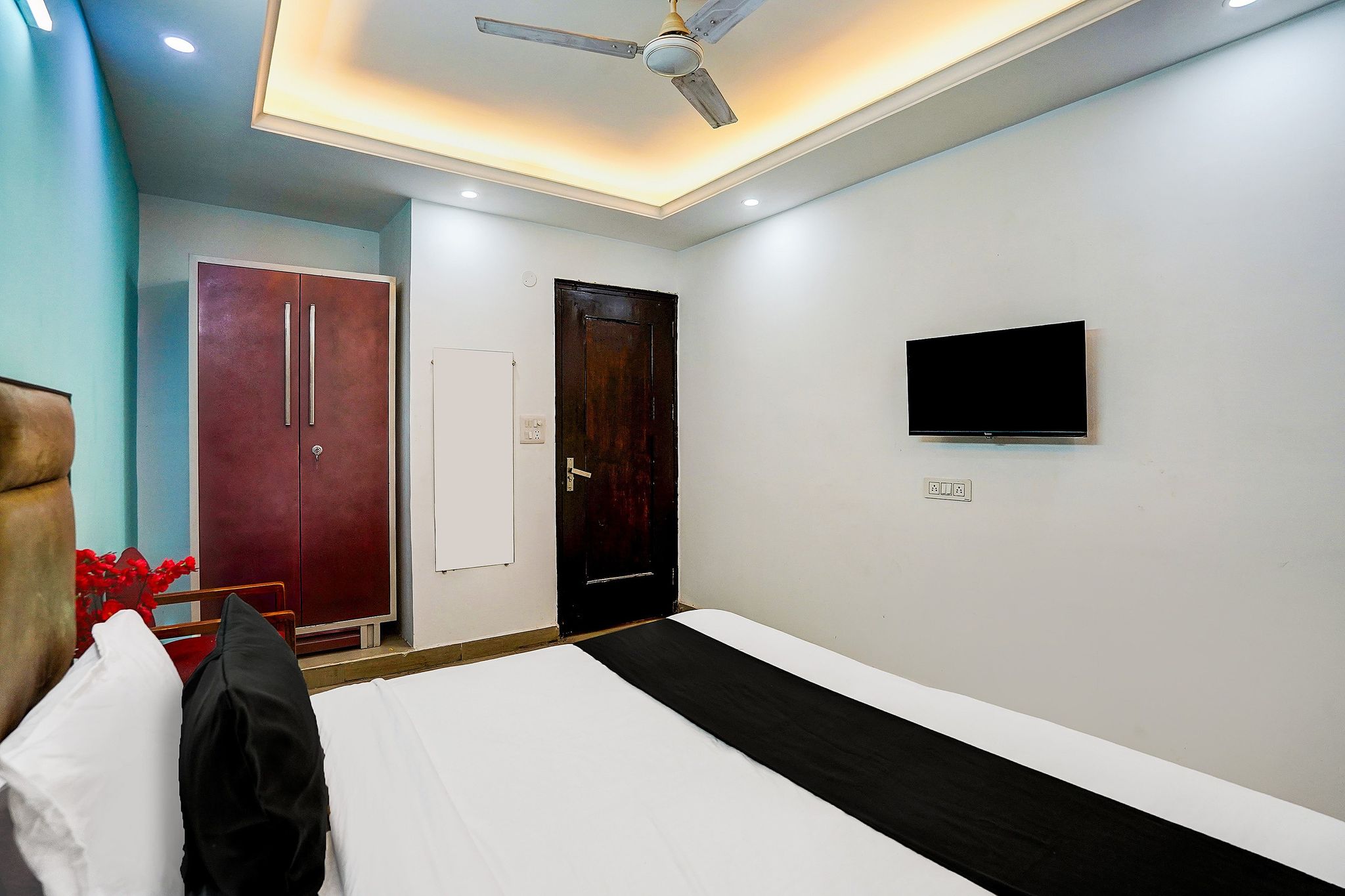 Hotel O Silver Key KD plaza Near Saket Metro station Classic 10