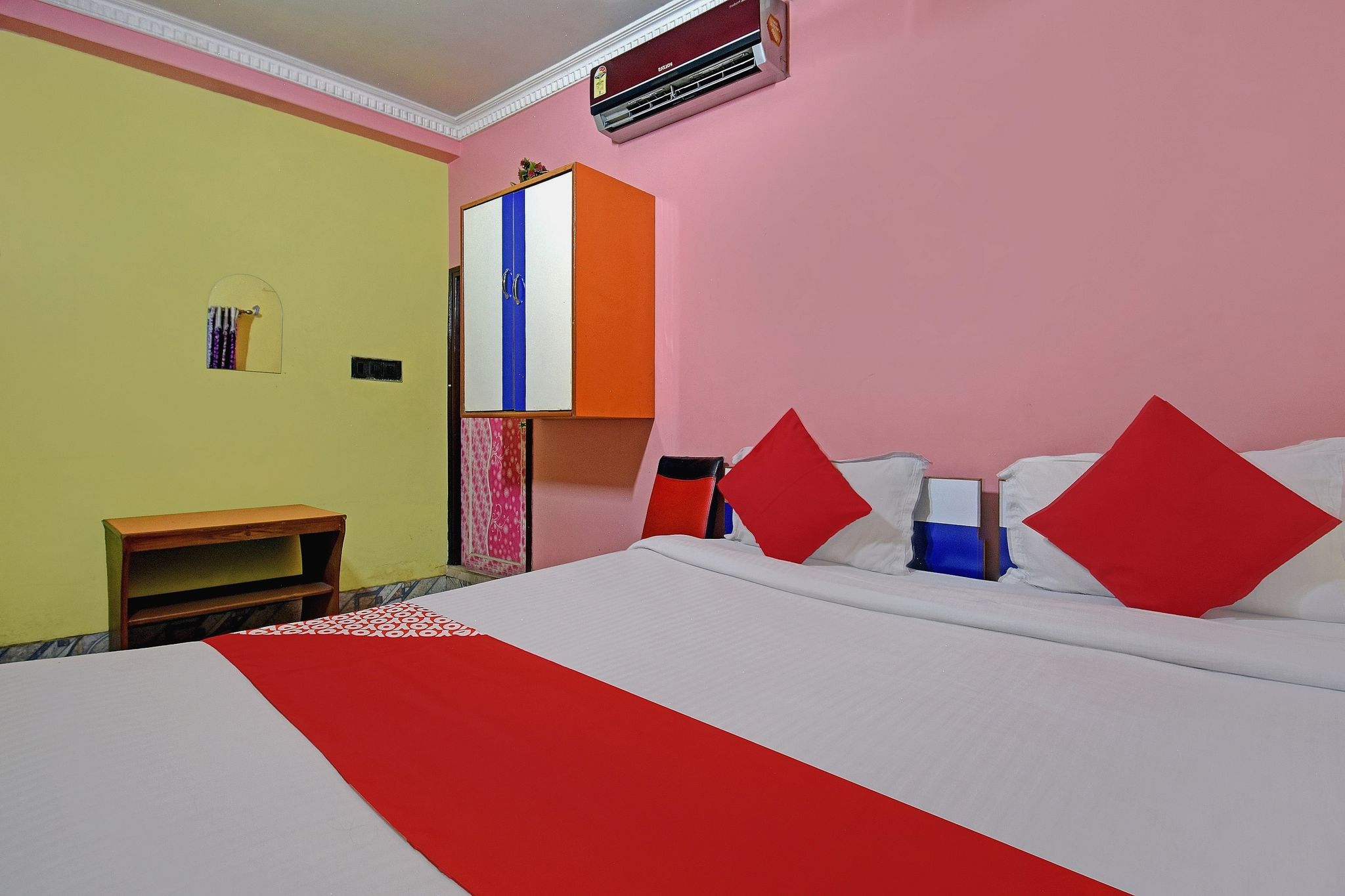 Super Hotel Continental Restuarant & Cafe Classic 5