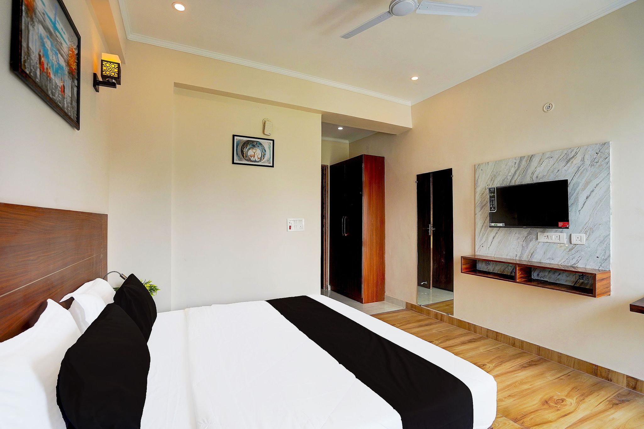 Hotel O by OYO THE VIRAAJ BANQUET & HOTEL Classic 6