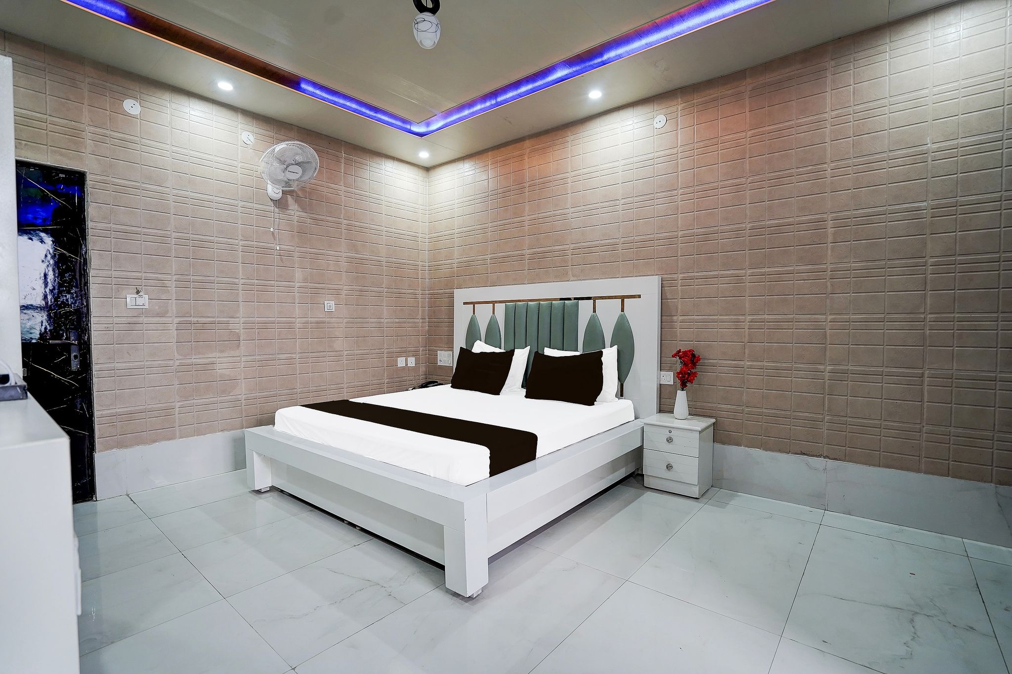 Hotel O RUNAWAY Classic 15