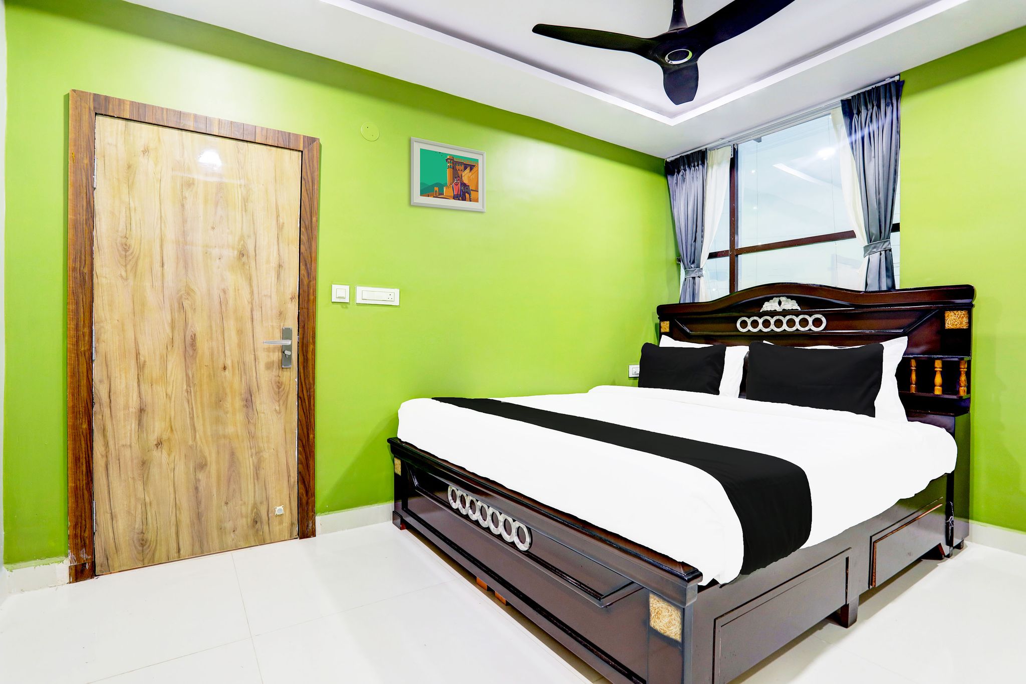 Hotel O by OYO Savoy Grand Classic 15