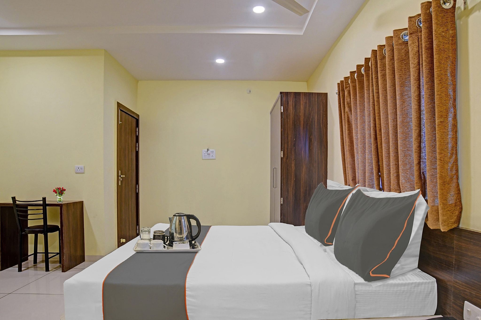 Hotel O A2 Hotel and Restro Classic 4