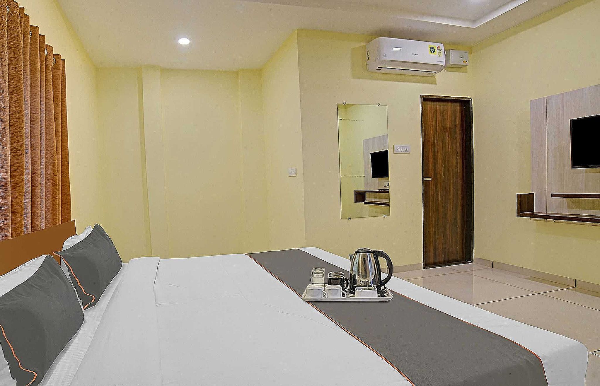 Hotel O A2 Hotel and Restro Classic 10