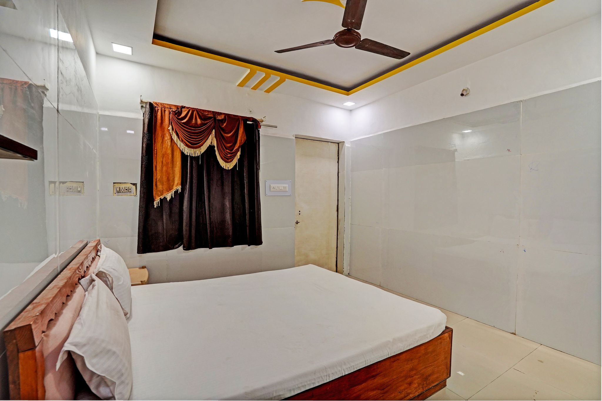 Hotel O Surya Dev Green Land Chokdi Deluxe 7