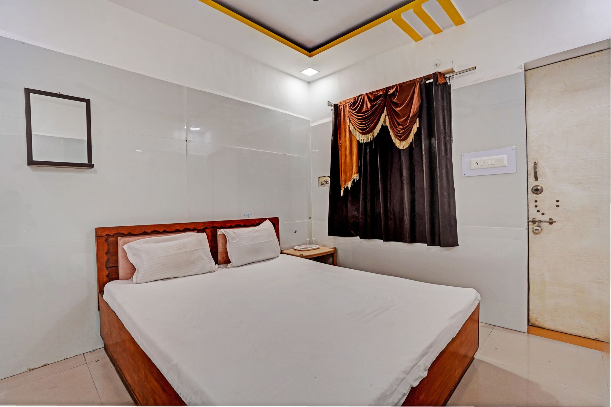 Hotel O Surya Dev Green Land Chokdi Deluxe 3