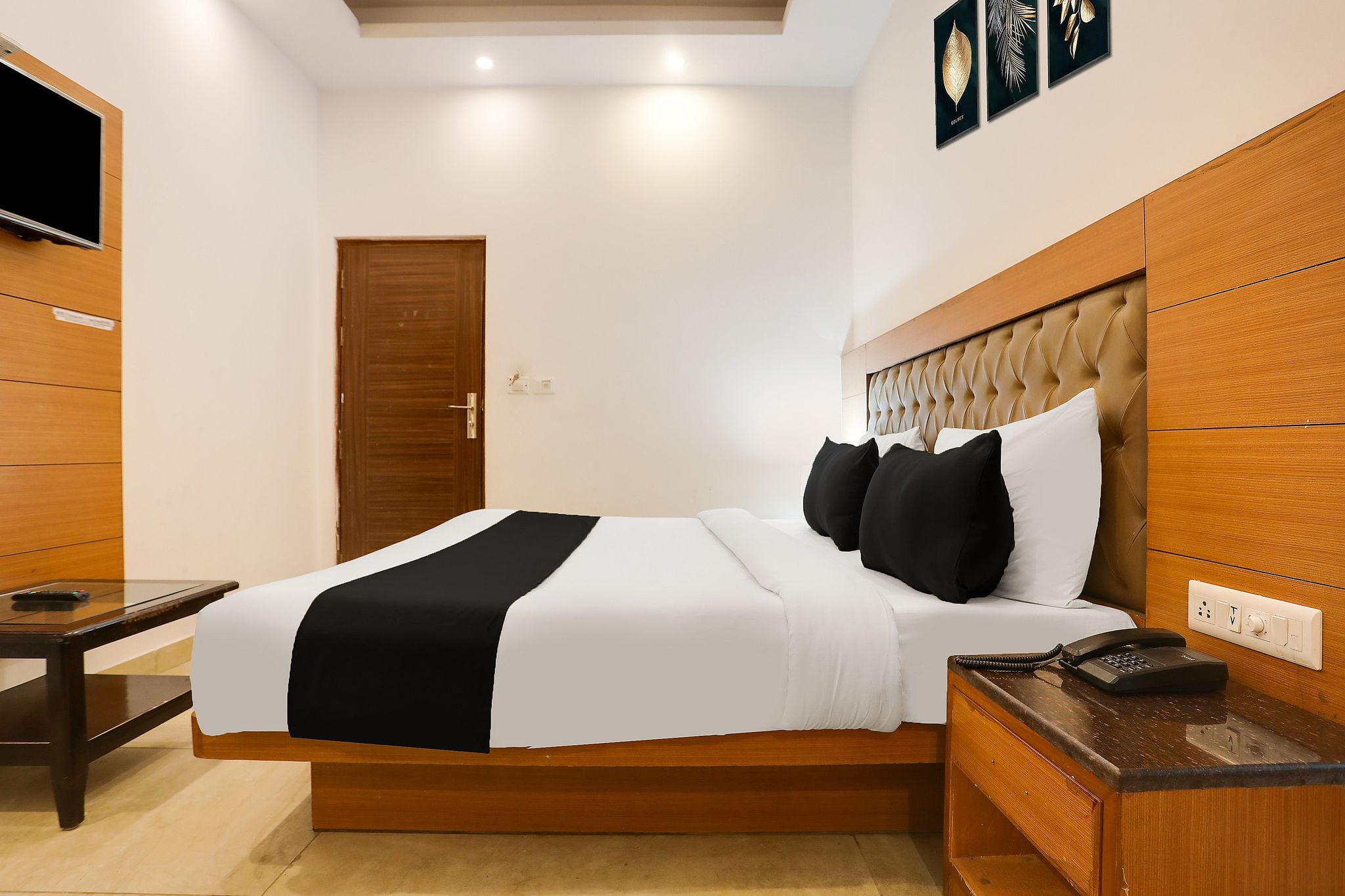 Collection O Mall Road Near St. Georges College Classic 11