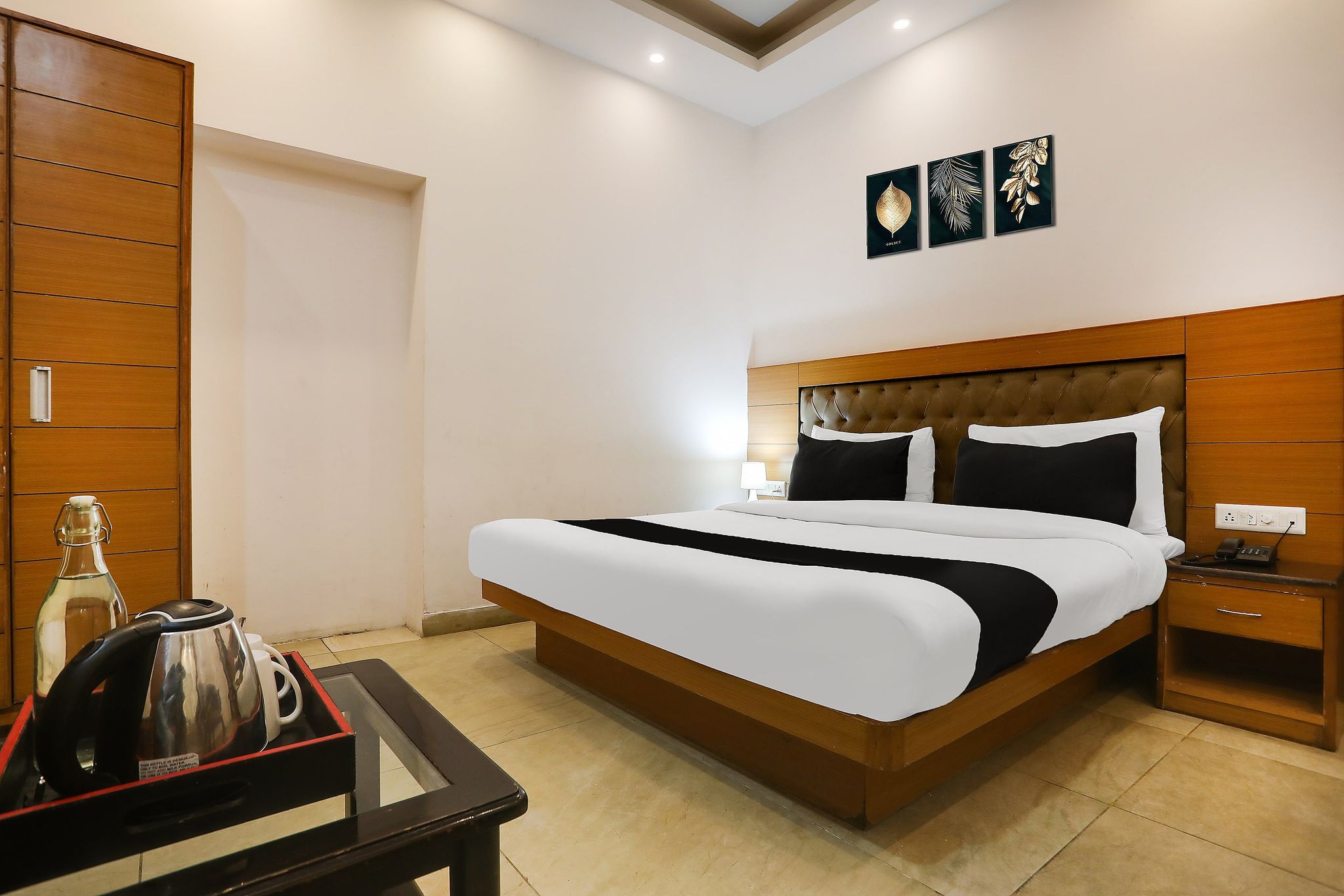 Collection O Mall Road Near St. Georges College Classic 12