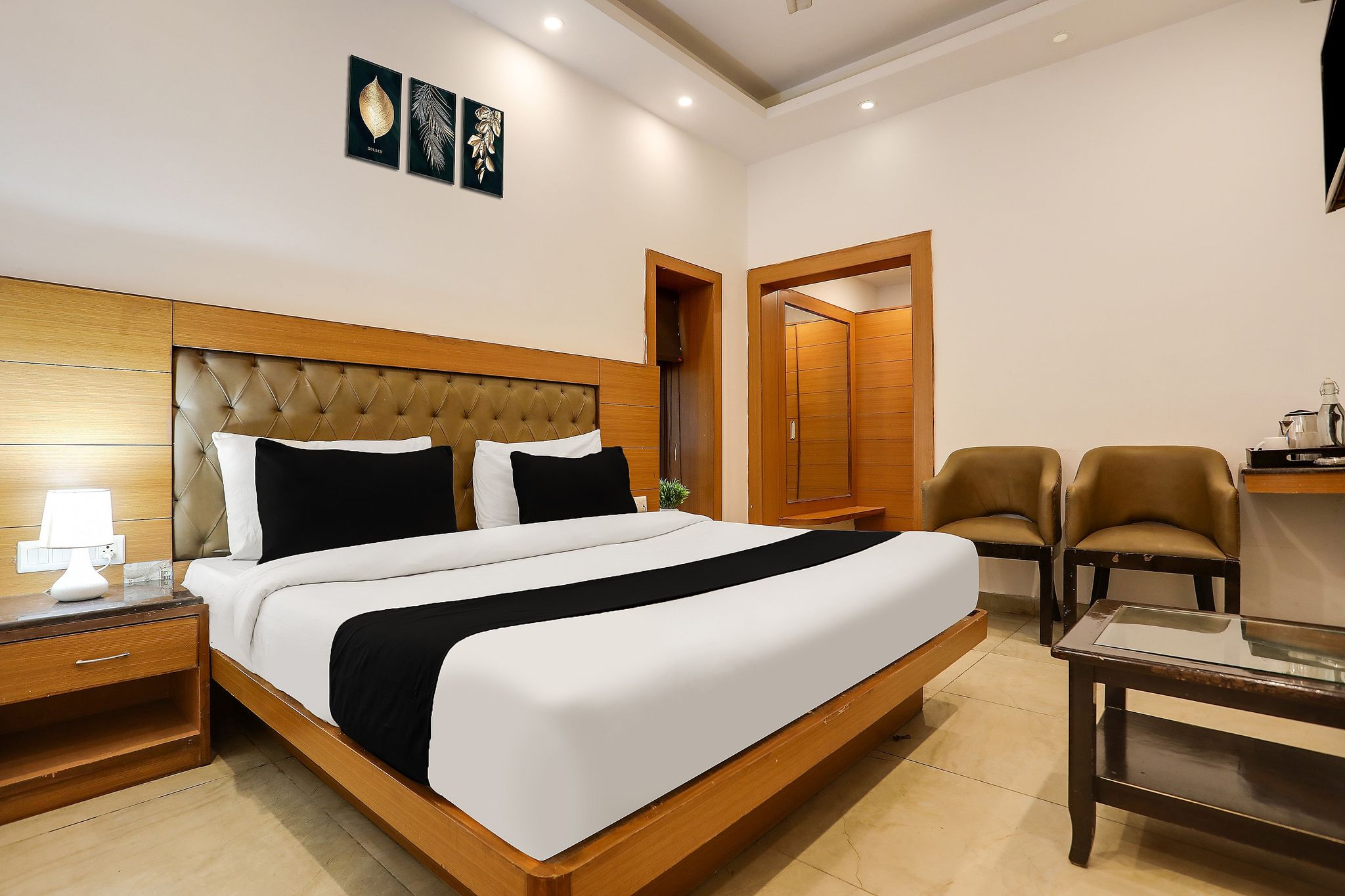 Collection O Mall Road Near St. Georges College Classic 10