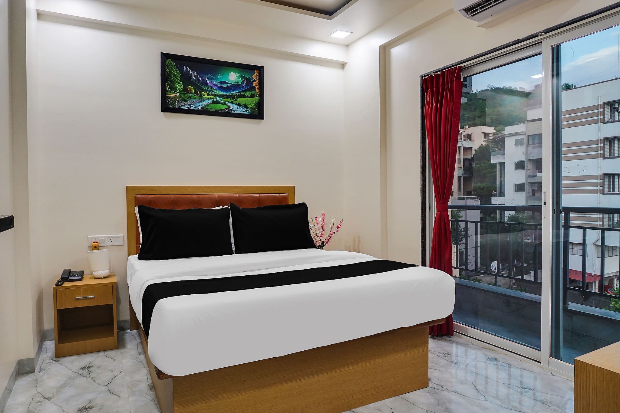 Hotel O by OYO Falcon Executive Classic 8