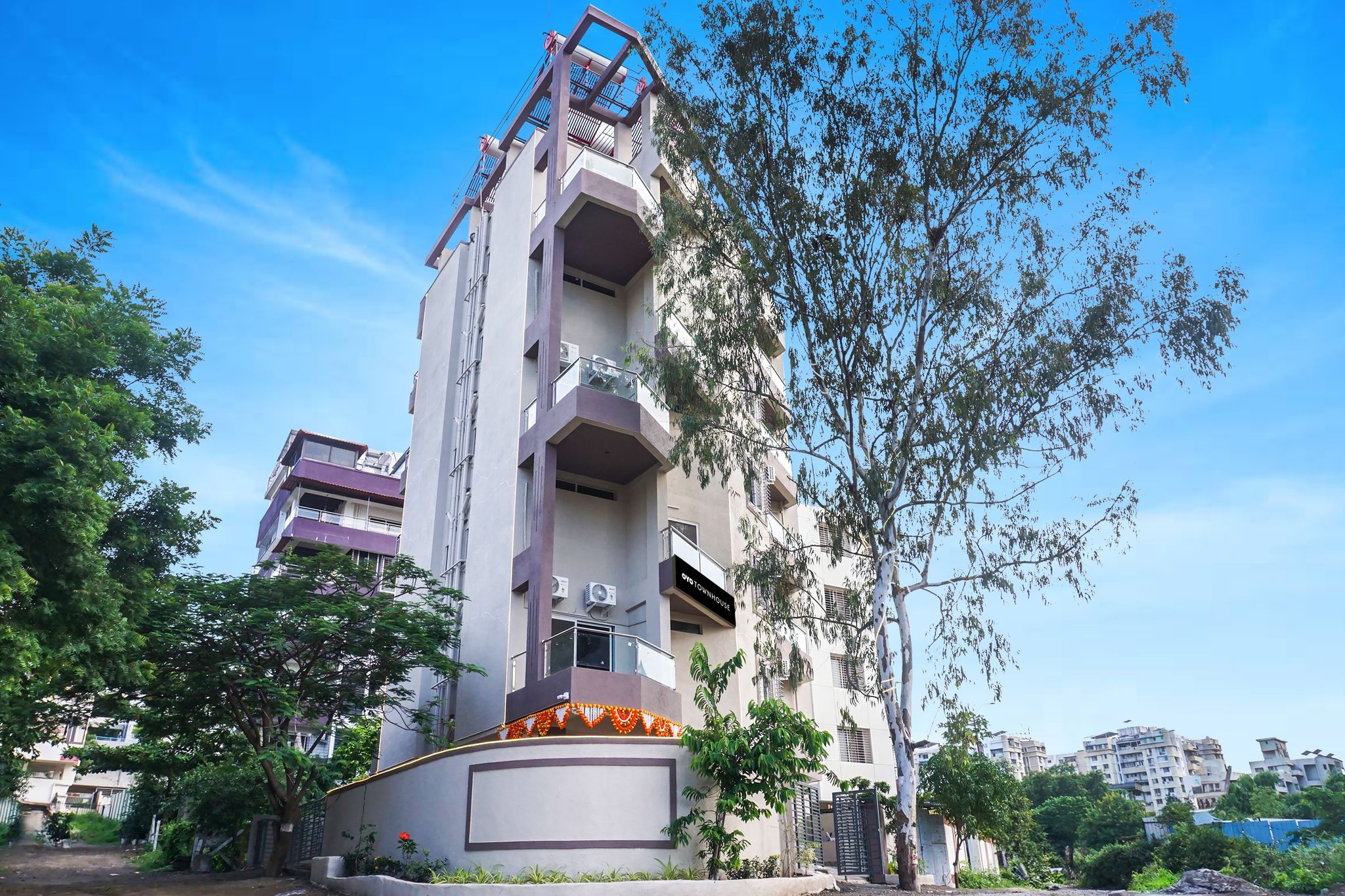 Hotel O by OYO Falcon Executive