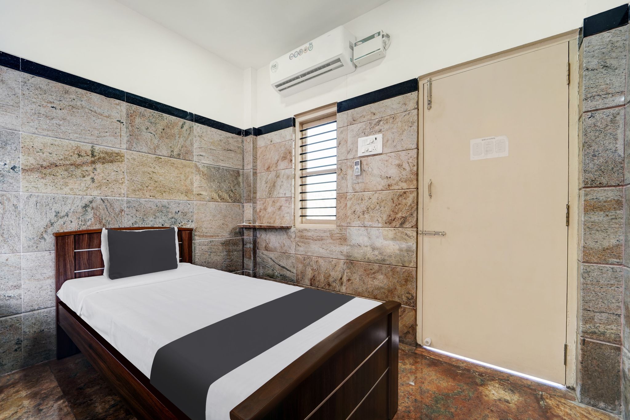 Hotel O  PRM Classic Lodge Classic 8