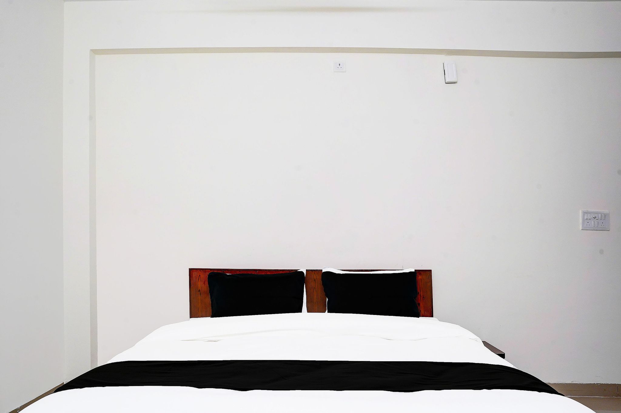 Hotel O MAZENTA PALACE Classic 8