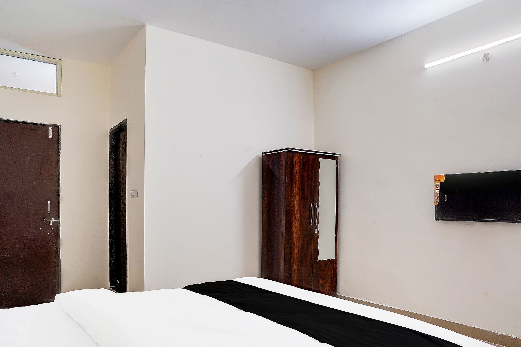 Hotel O MAZENTA PALACE Classic 10