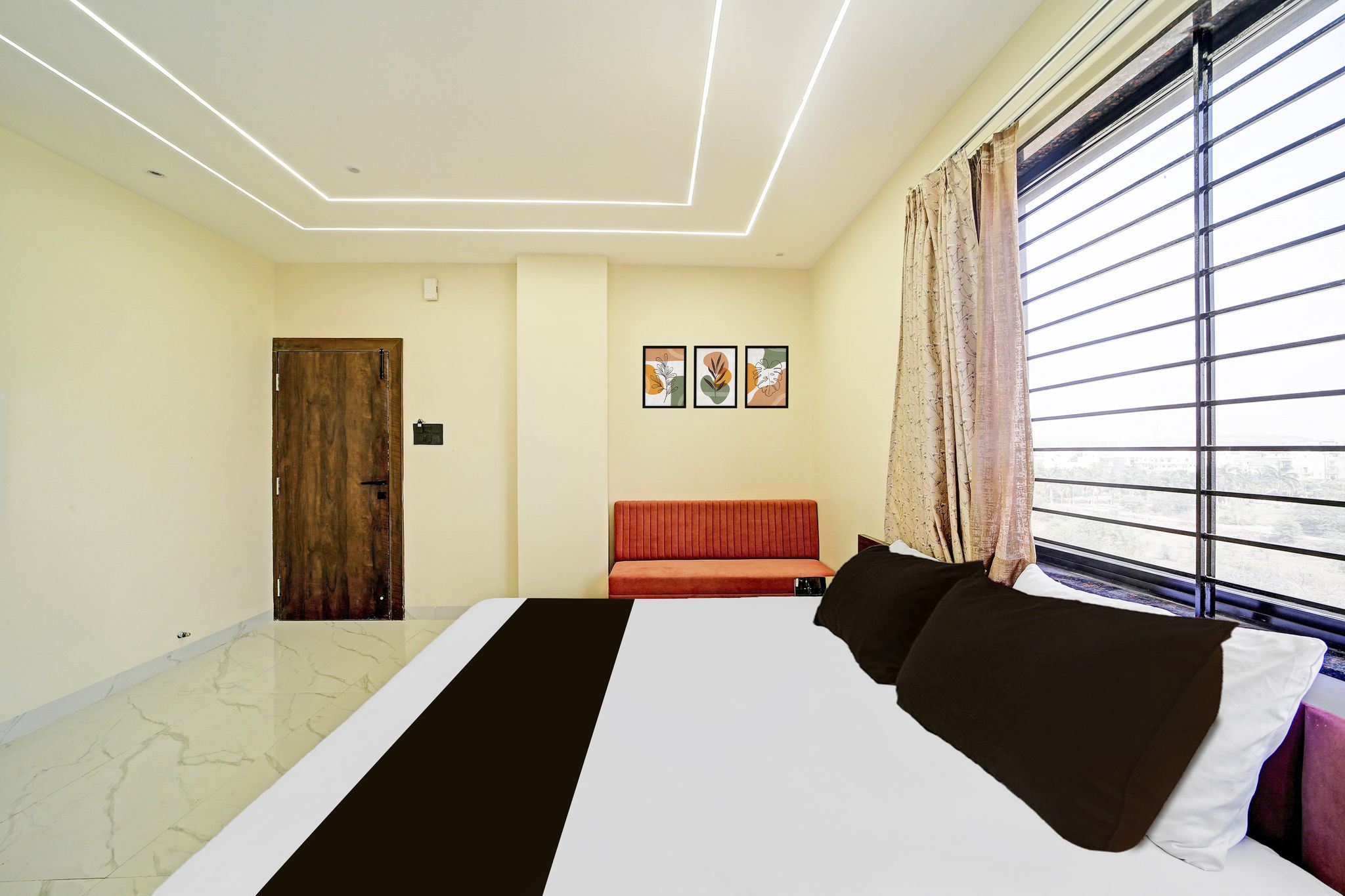 Super Townhouse LIG Main Road Indore Classic 31