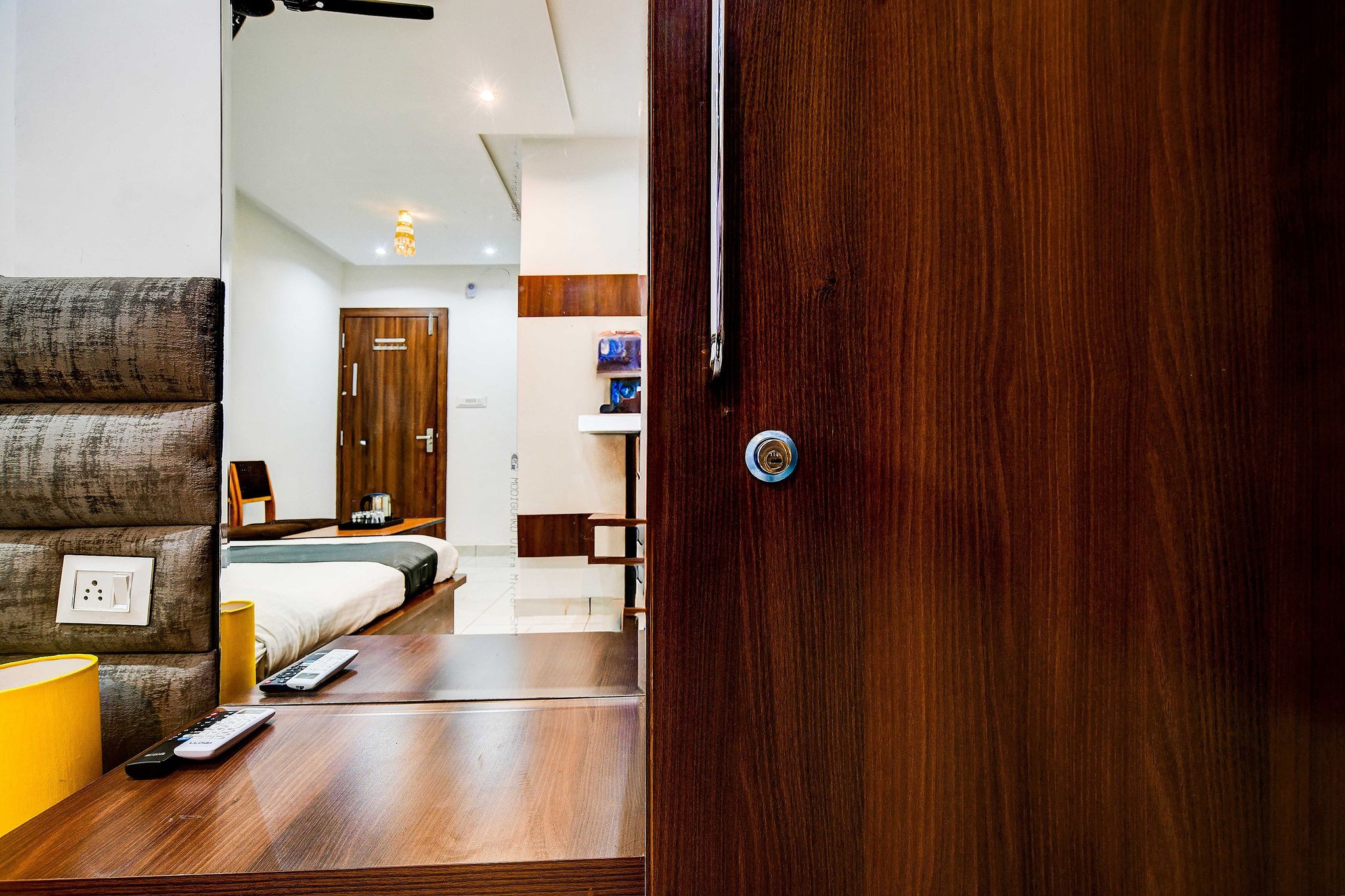 Super Townhouse LIG Main Road Indore Classic 28