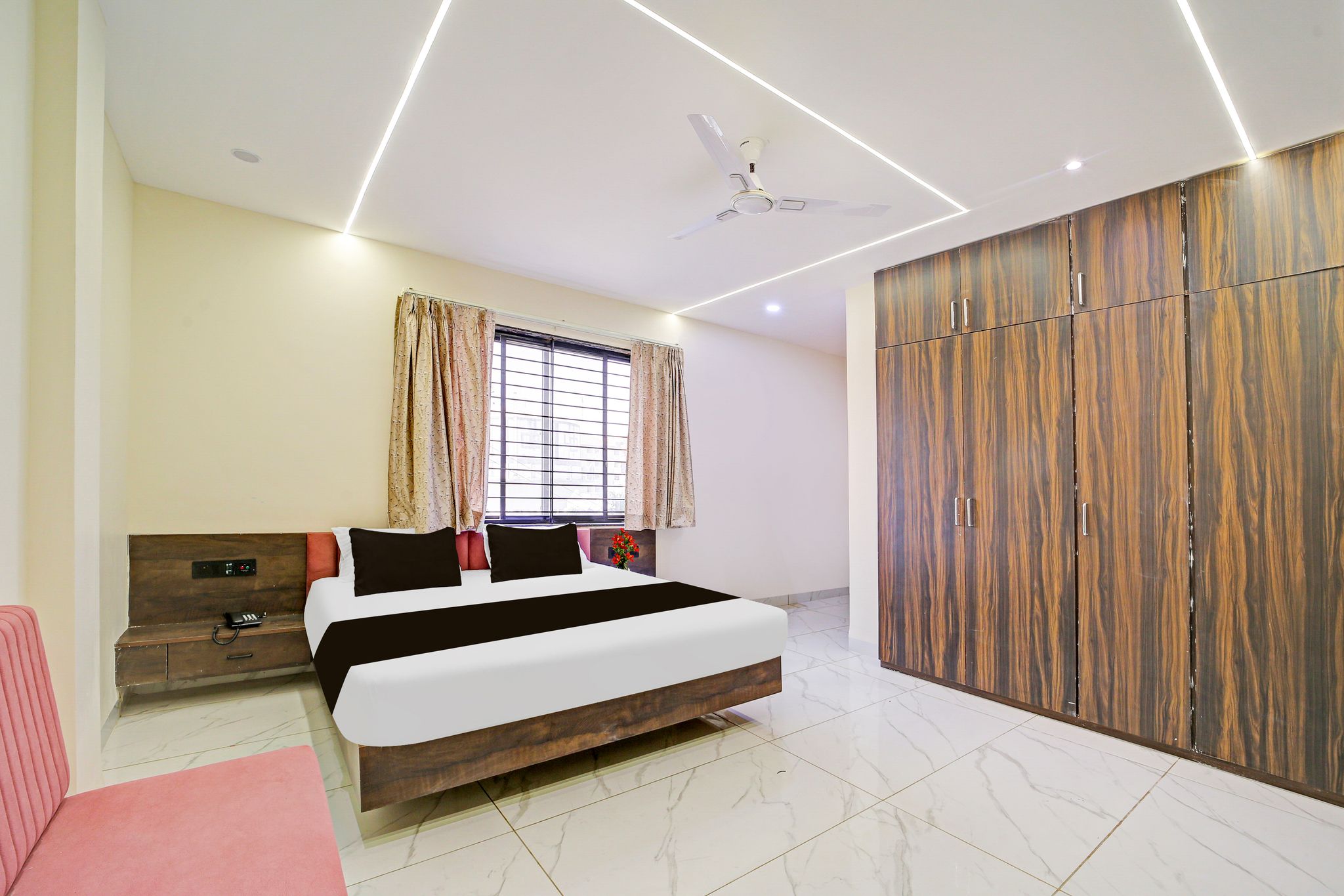 Super Townhouse LIG Main Road Indore Classic 19