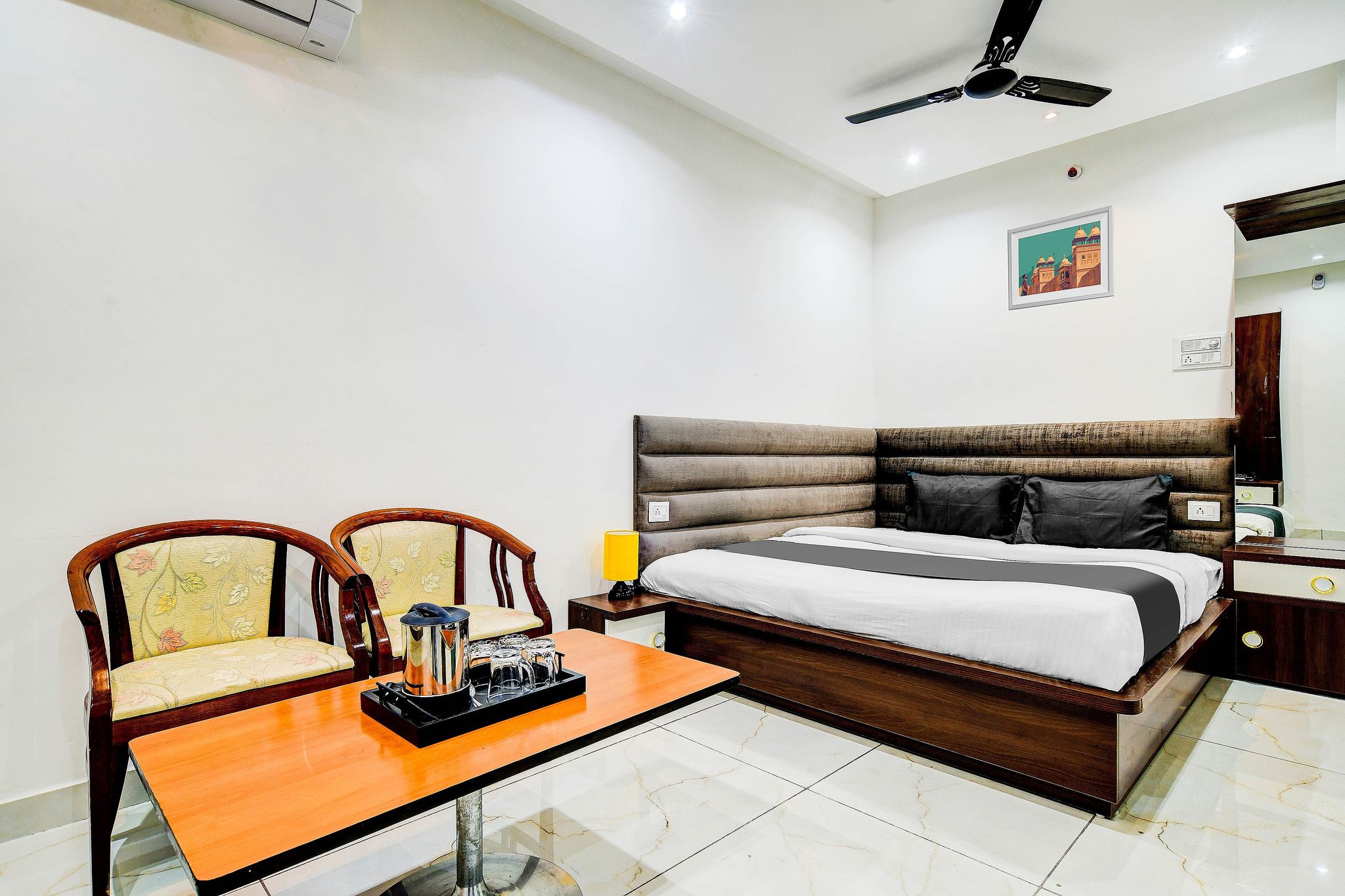 Super Townhouse LIG Main Road Indore Classic 5