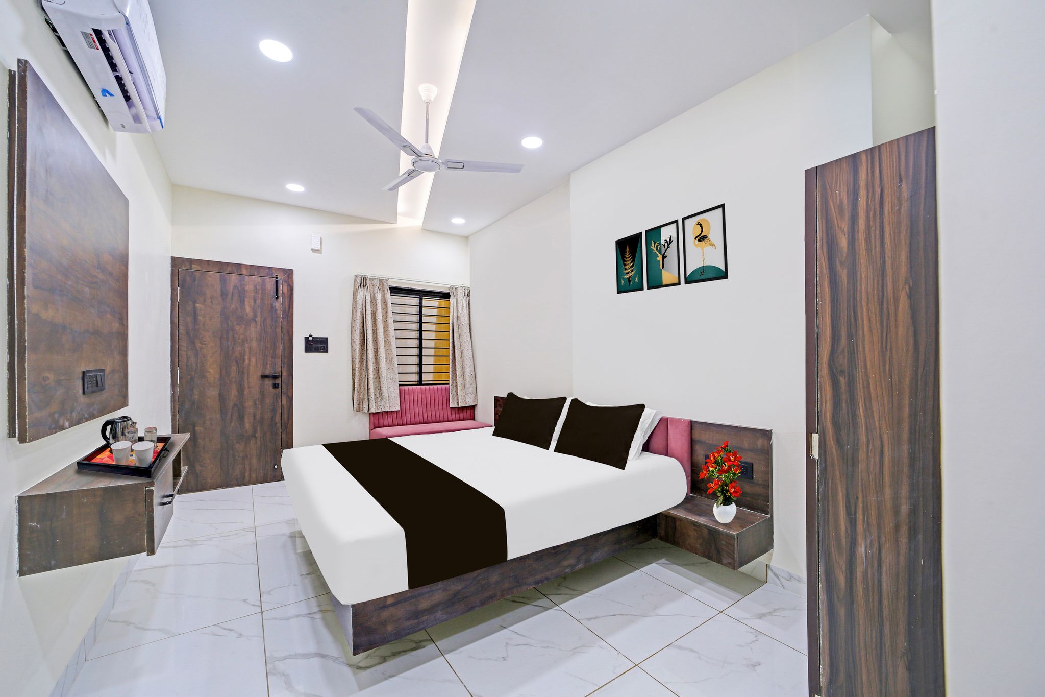 Super Townhouse LIG Main Road Indore Classic 13