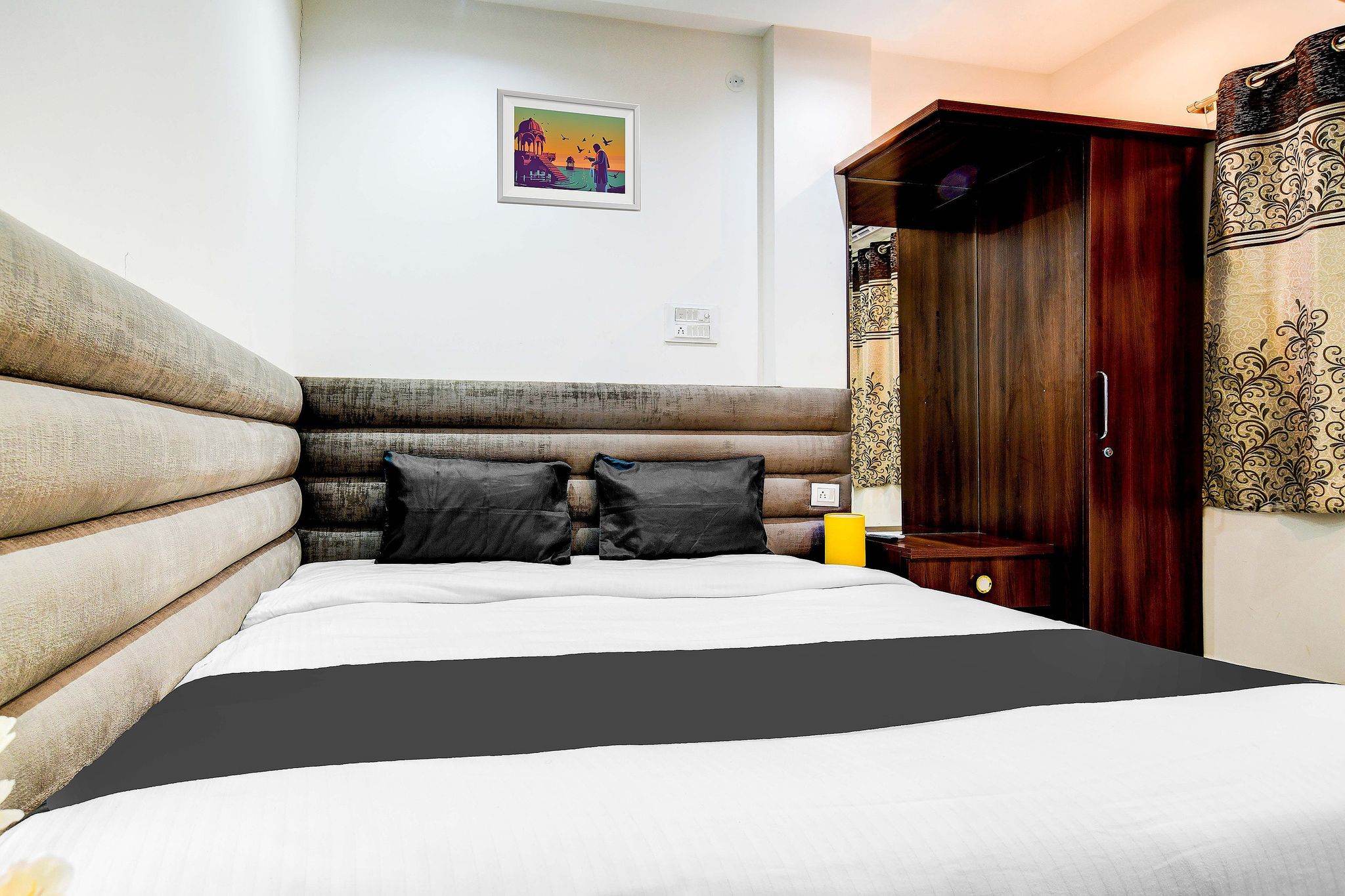 Super Townhouse LIG Main Road Indore Classic 9