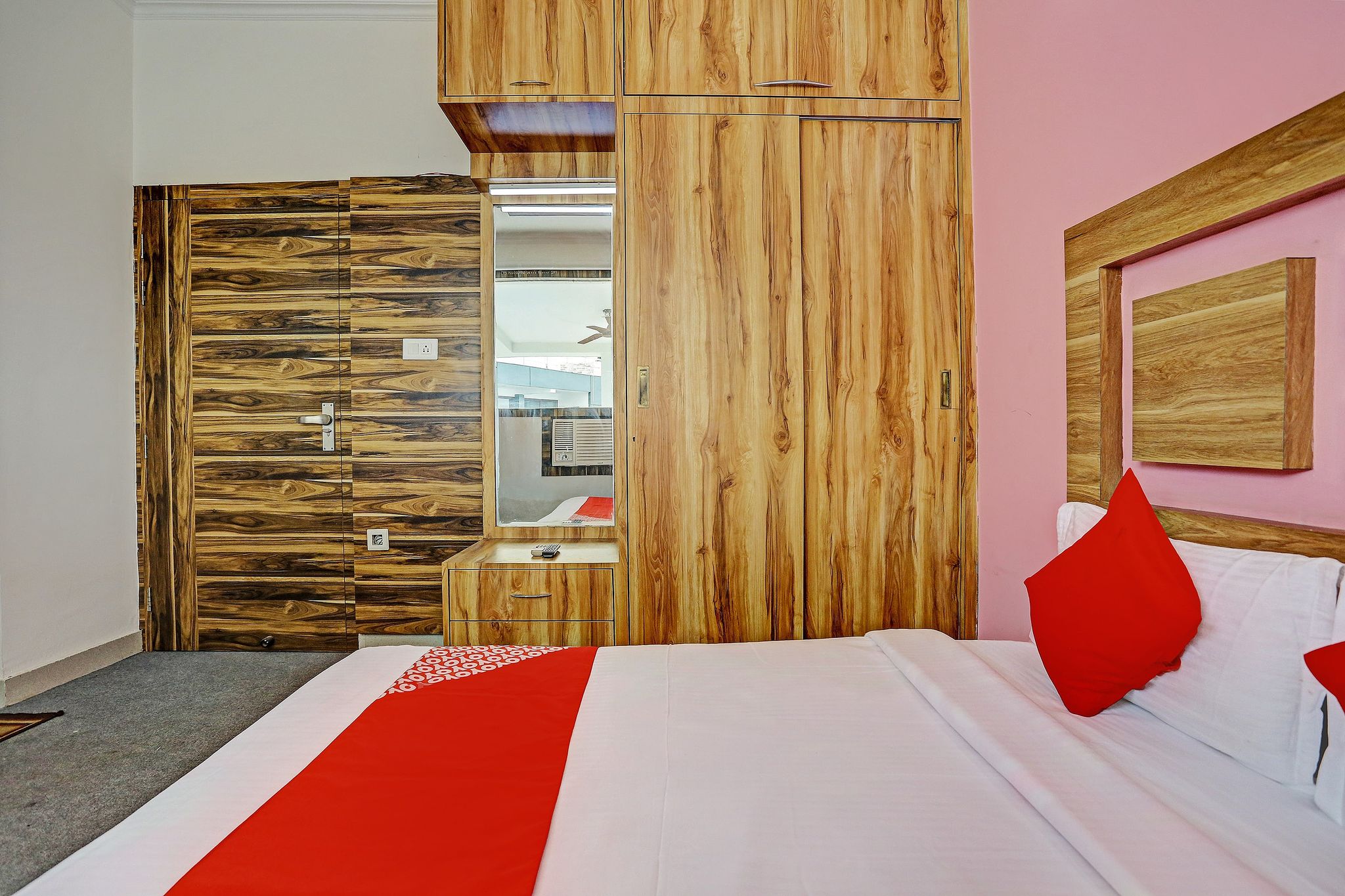 Hotel O by OYO CITY PALACE Classic 10