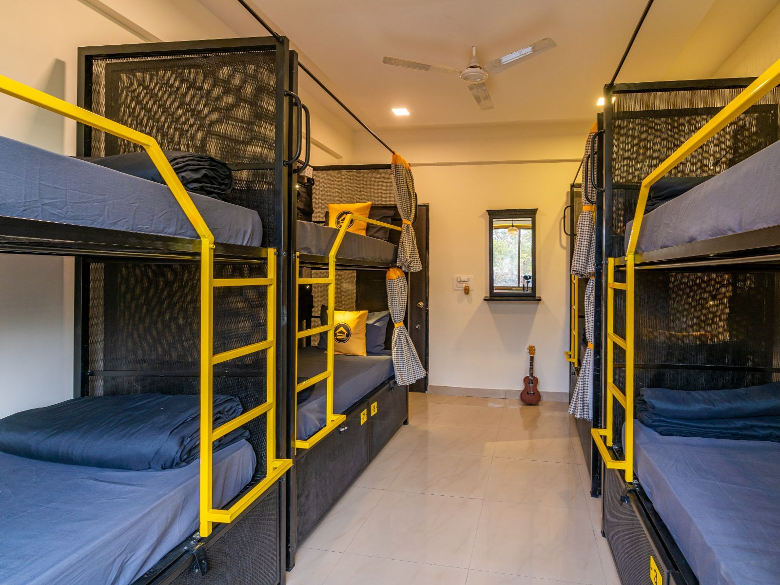 Bed in 8 Bed Mixed Dormitory with Balcony