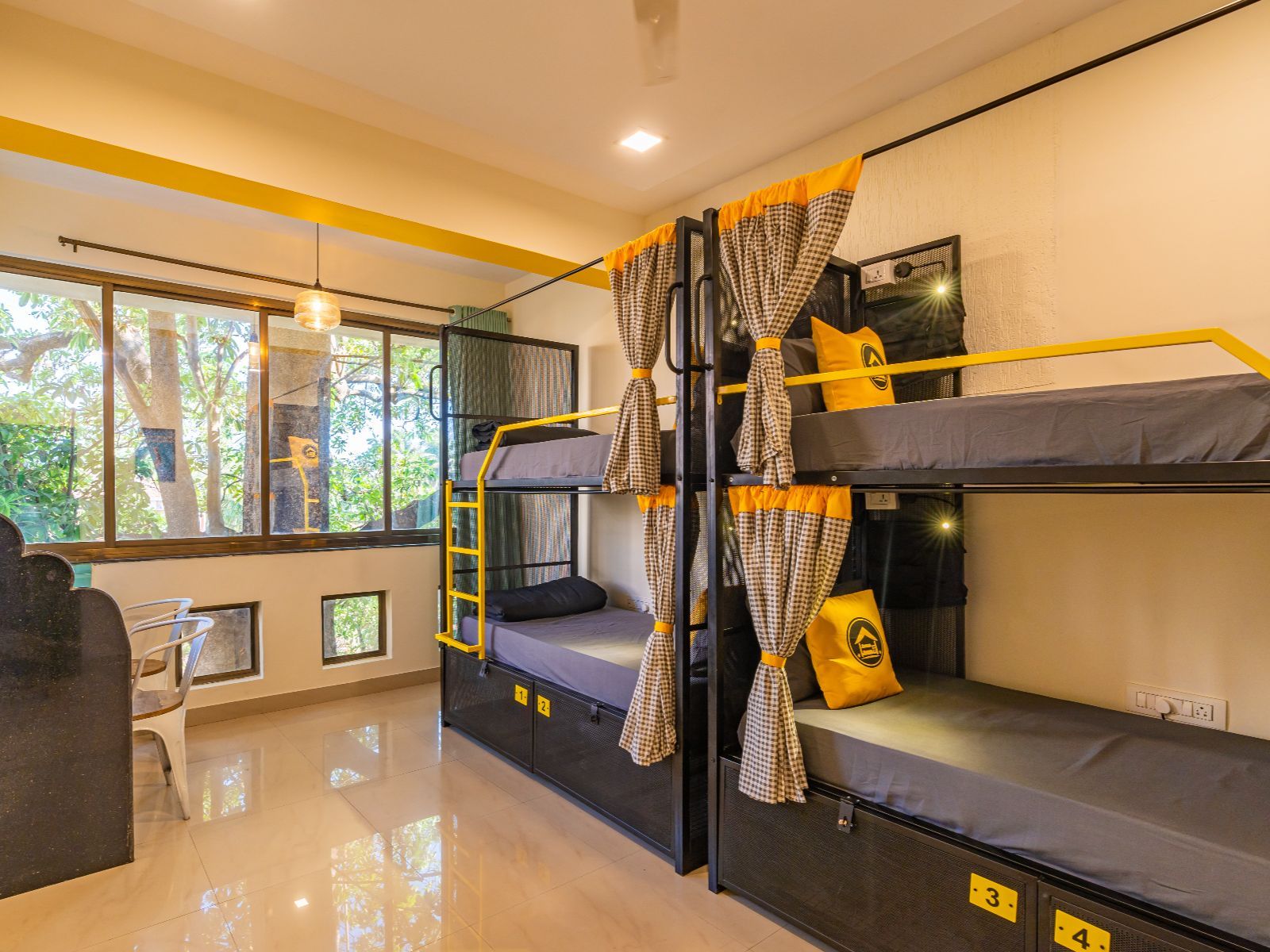 Bed in 8 Bed Mixed Dormitory with Balcony