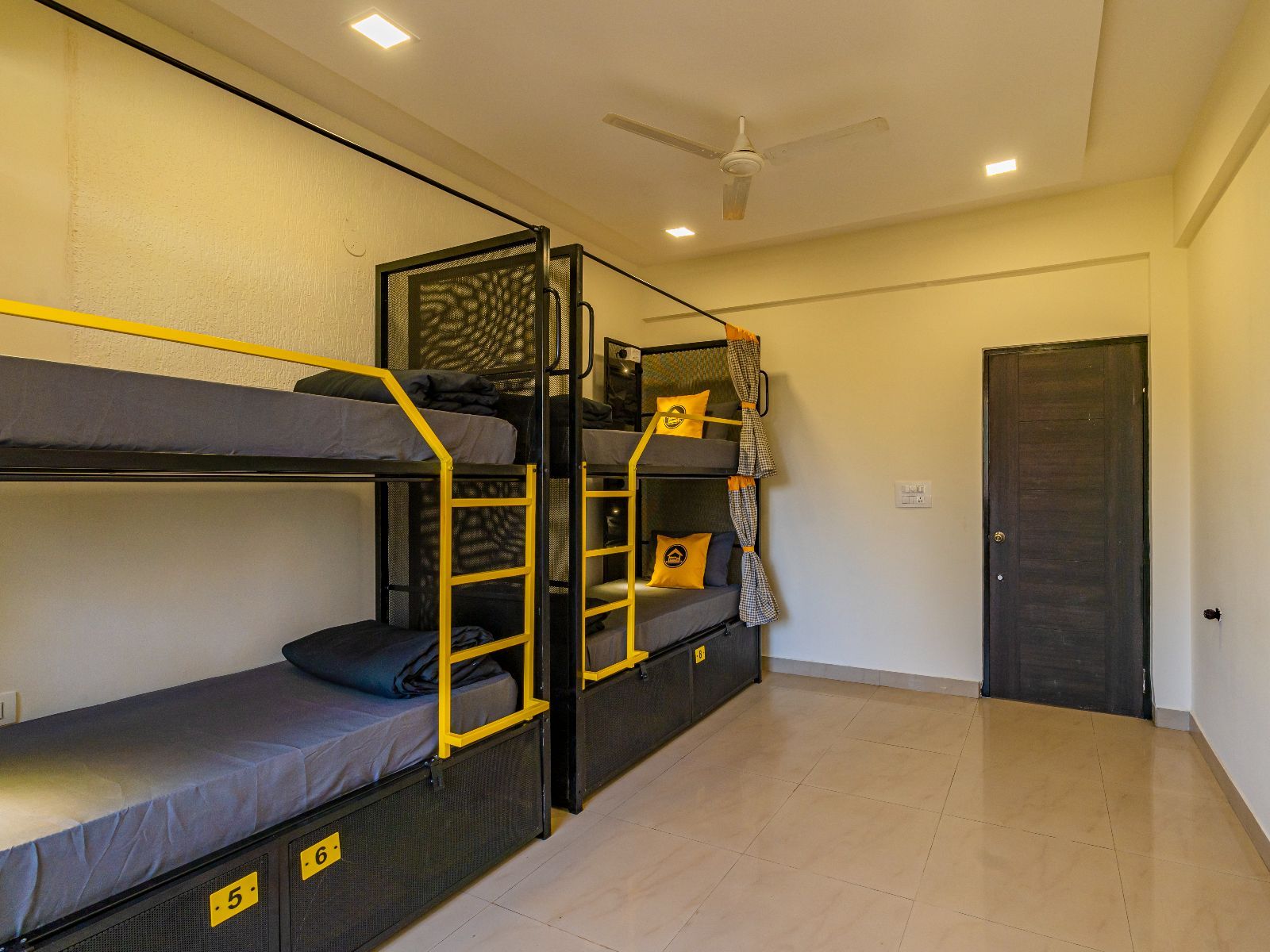 Bed in 8 Bed Mixed Dormitory with Balcony