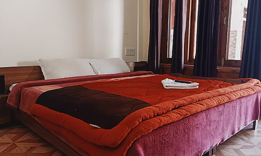 Deluxe Double Bedroom