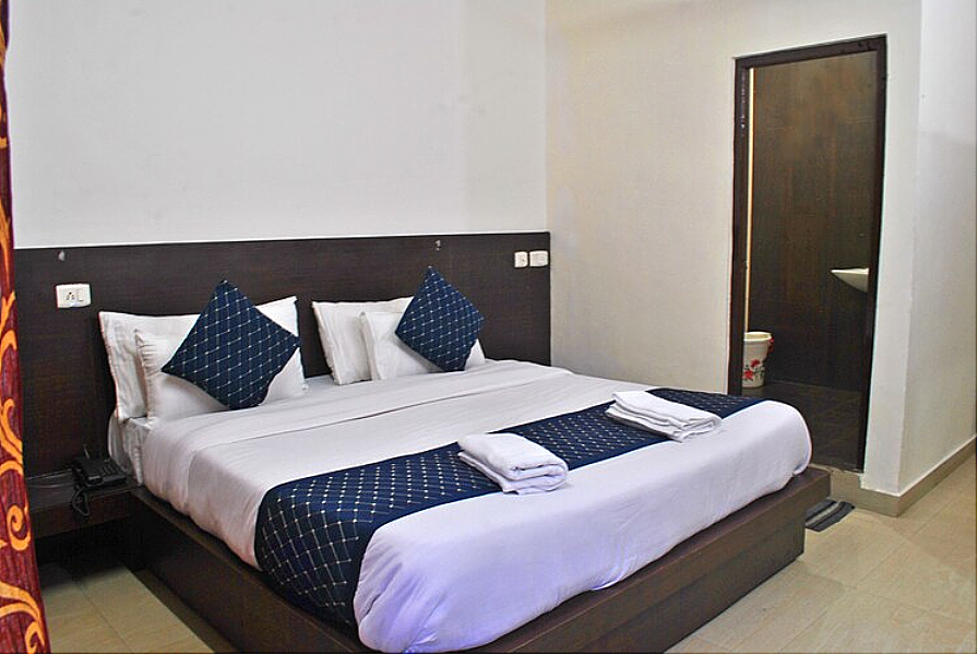 Hotel Misty Woods Semi Deluxe Room