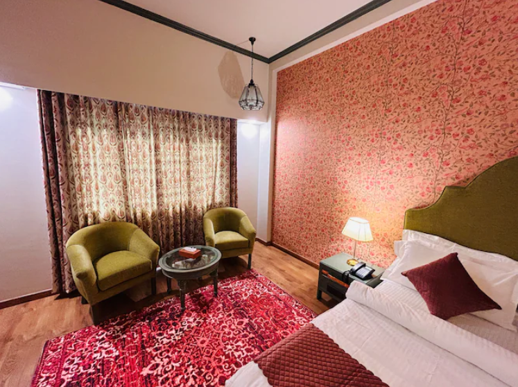 PREMIUM ROOM with SMART LED TV (2 HOURS EARLY CHECK-IN)