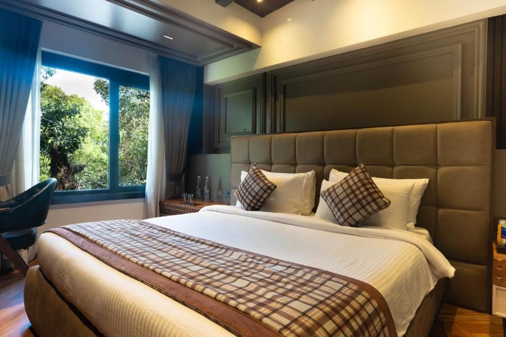 Lawrence Solitaire Resort, Nainital Deluxe Room 7