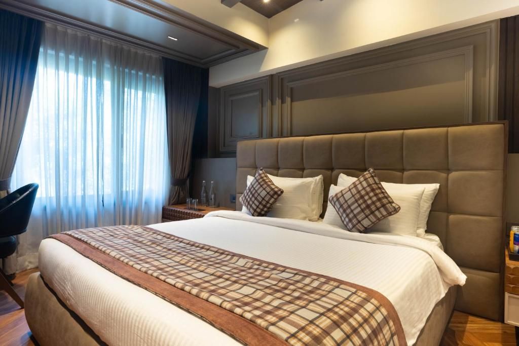 Lawrence Solitaire Resort, Nainital Deluxe Room 5