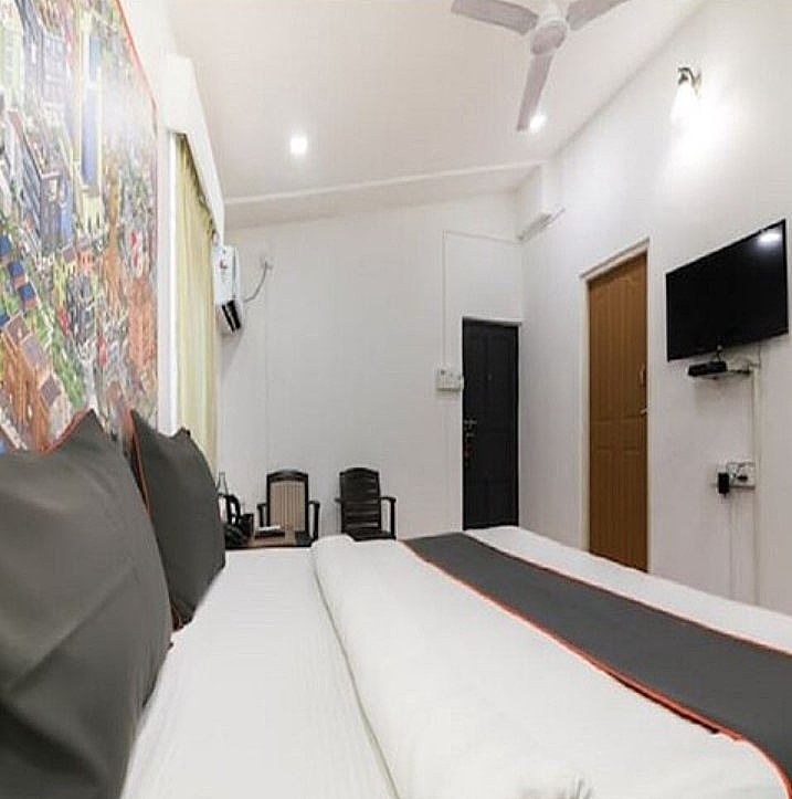 Shruti Resort Deluxe Room 5